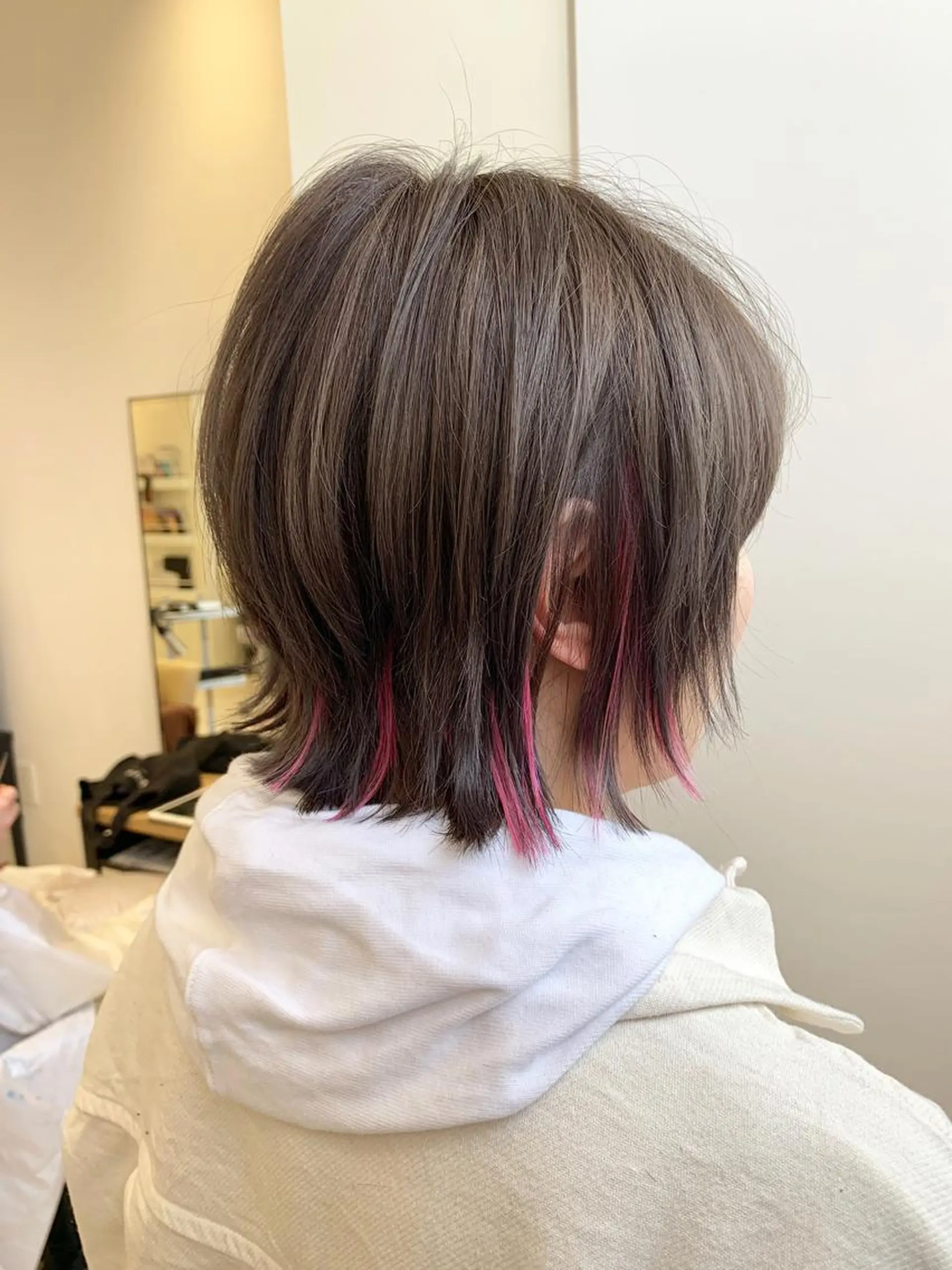 ショート カラー シールエクステ アッシュ アッシュグレー アッシュグレージュ ブリーチ ヘアカラー トリートメント Le'a渋谷所属・インナーエクステ渋谷 🦋KAJIのヘアスタイル