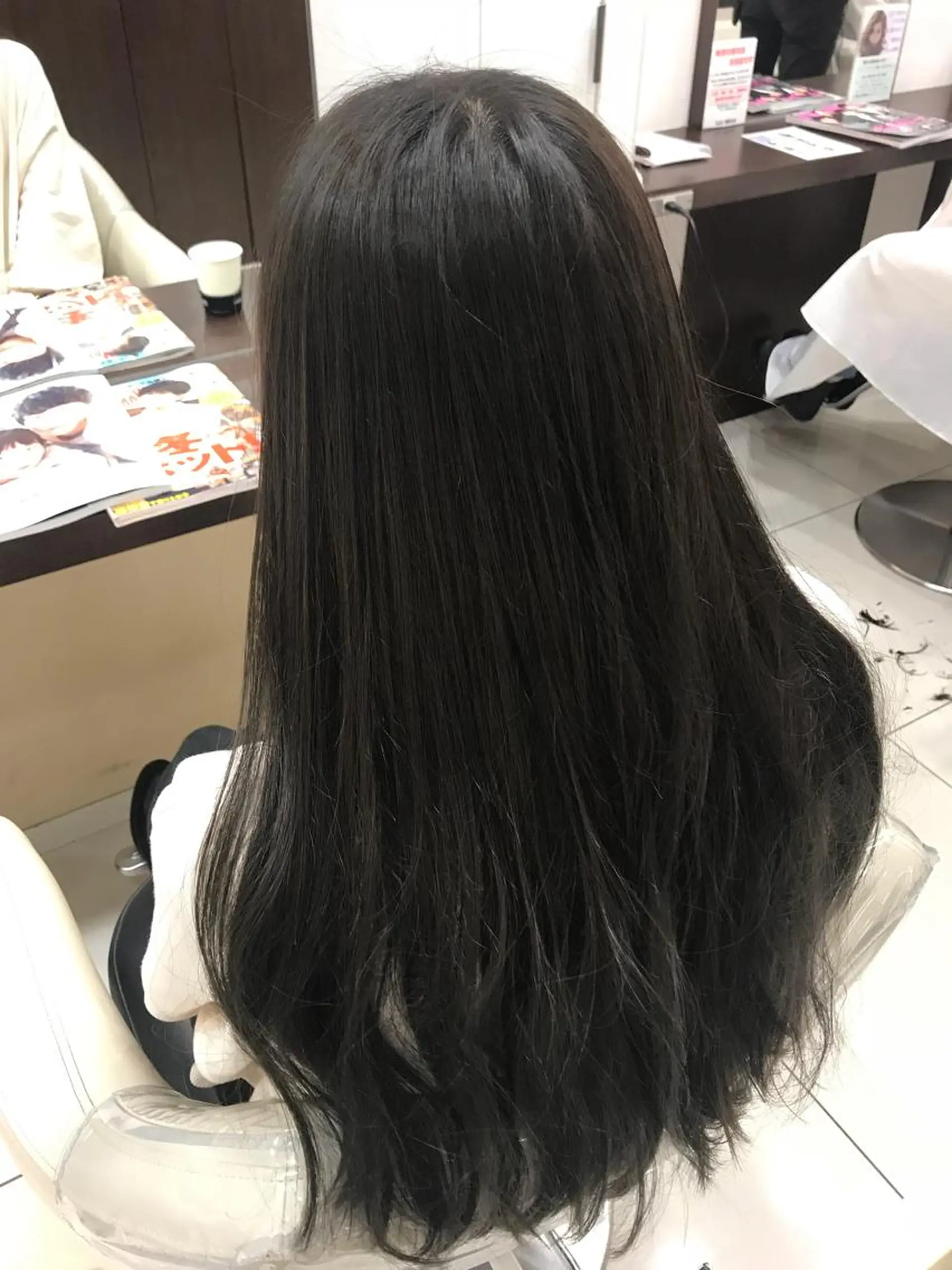 ロング 縮毛矯正/髪質改善 継続する美髪のヘアスタイル