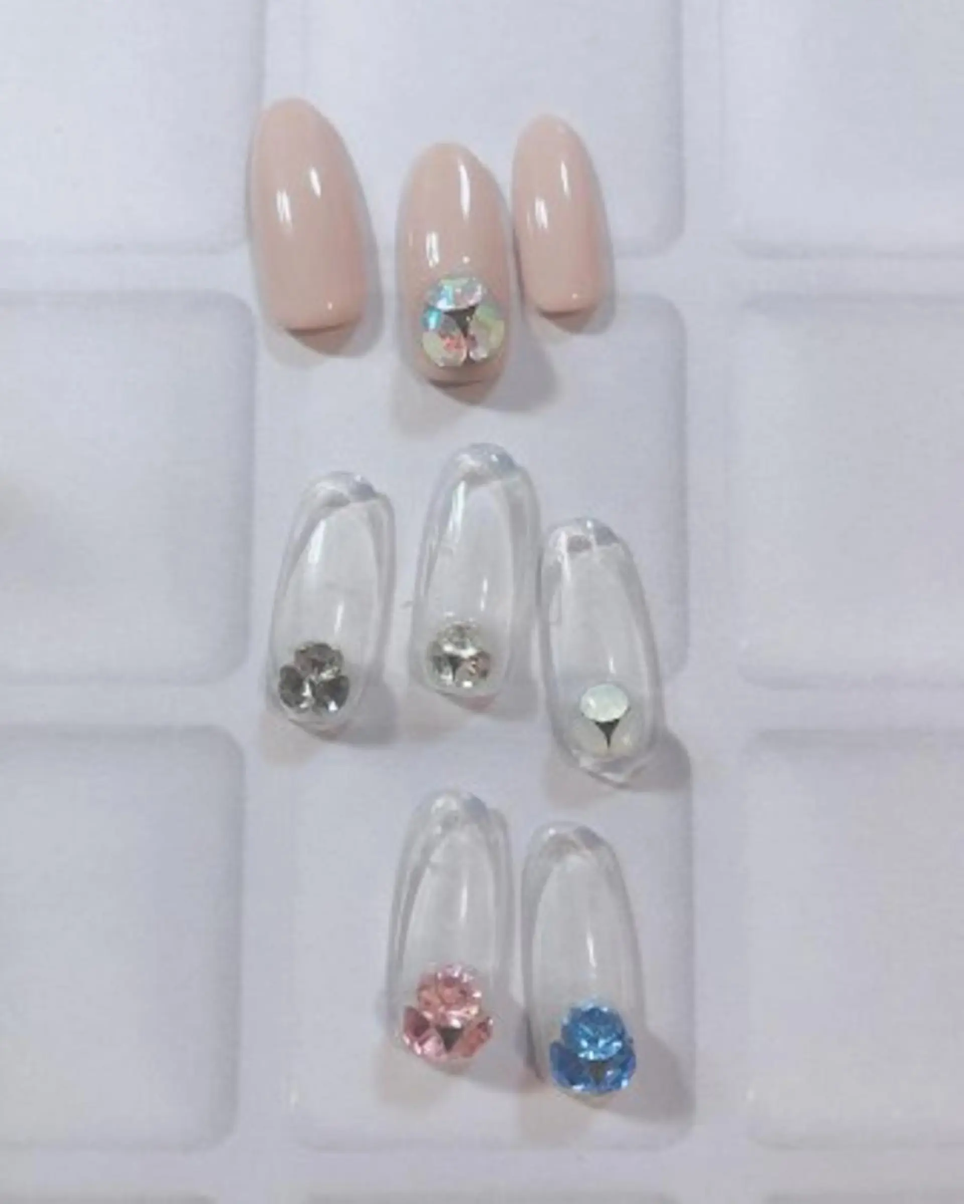 ネイル ストーンネイル Lakkus T－CHIのネイルデザイン