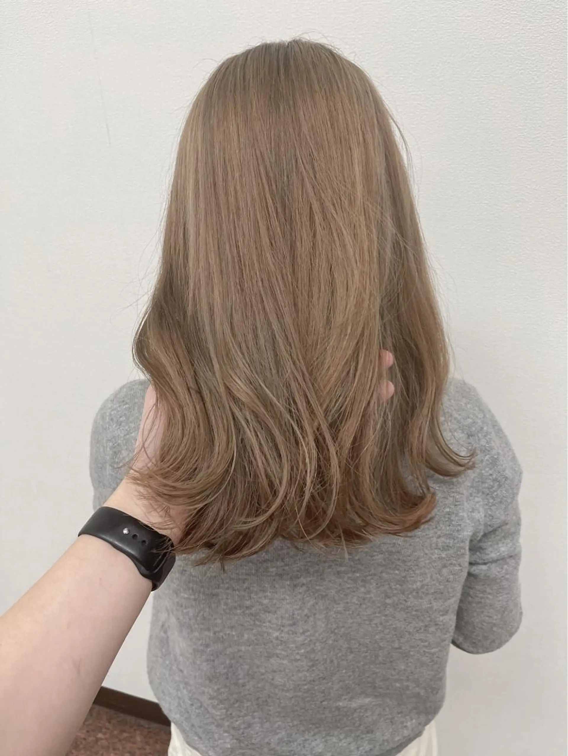 ミディアム カラー ヘアアレンジ ミストバング ブリーチ ケアブリーチ 透明感カラー デザインカラー カット ヘアカラー トリートメント maoブリーチ無し 似合わせカラーのヘアスタイル