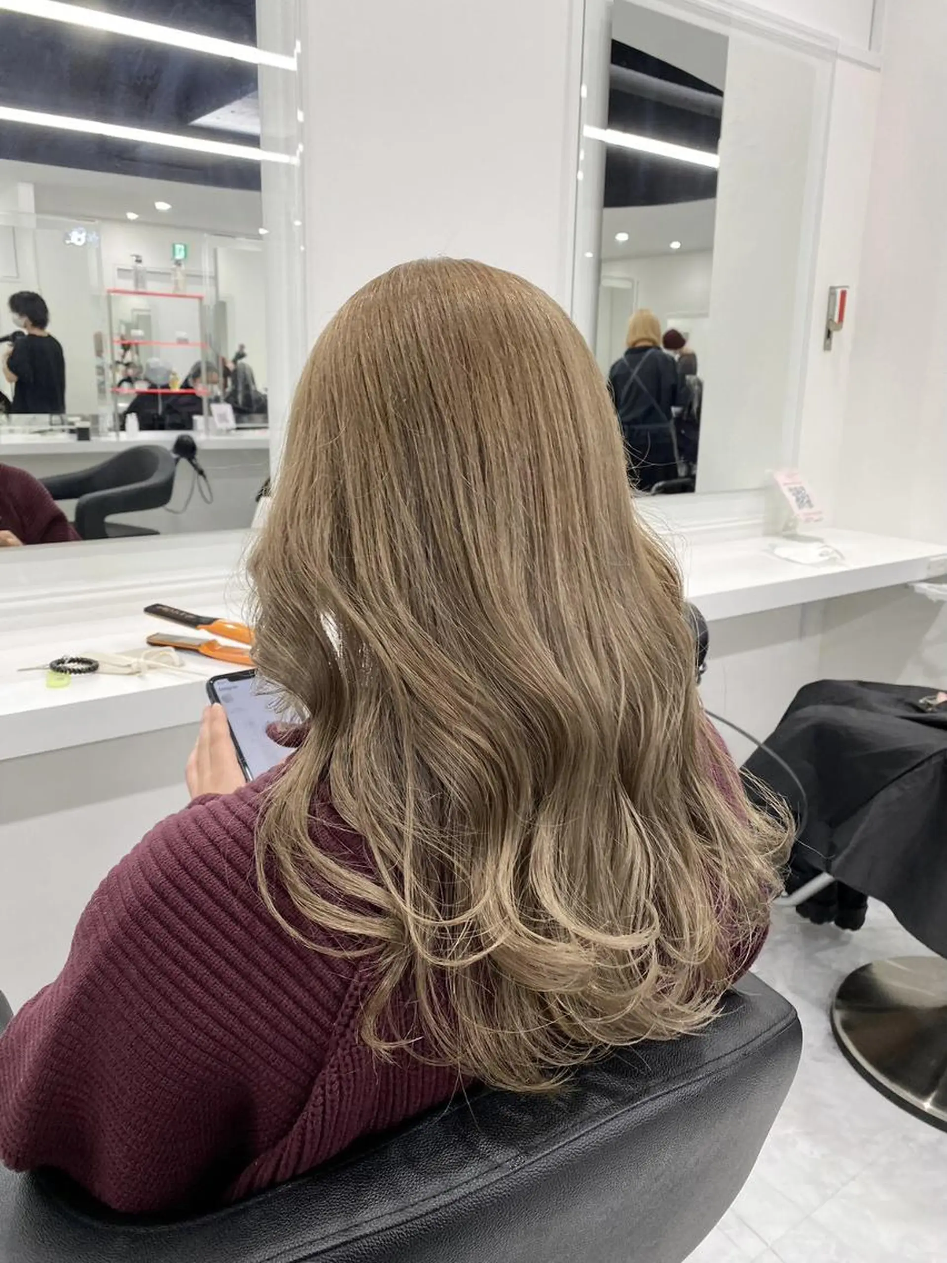 カラー ロング 透明感ベージュカラー ♡上野♡AIのヘアスタイル