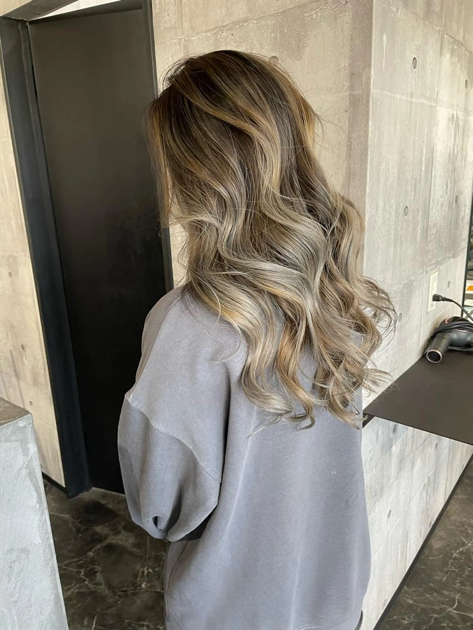 カラー ヘアカラー トリートメント REGOLITH （レゴリス）所属・山田隆成/韓国カット バレ、ハイライト得意のヘアスタイル