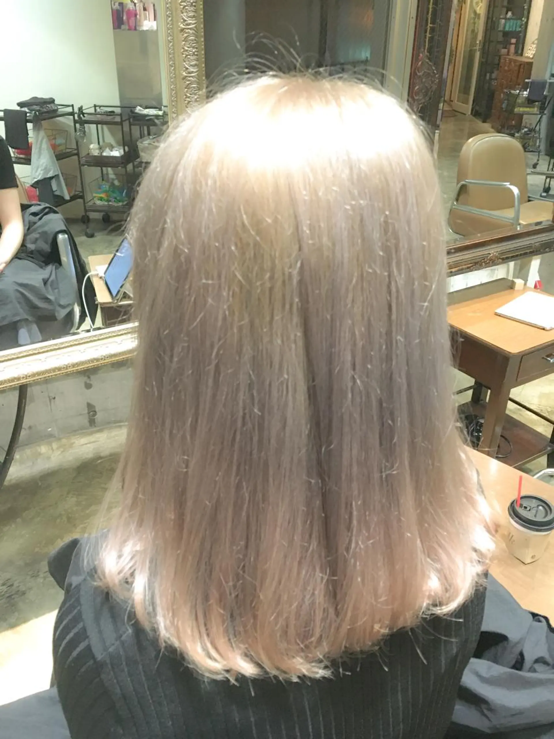 セミロング カラー ブロンド 外国人風カラー 北條 優輝のヘアスタイル