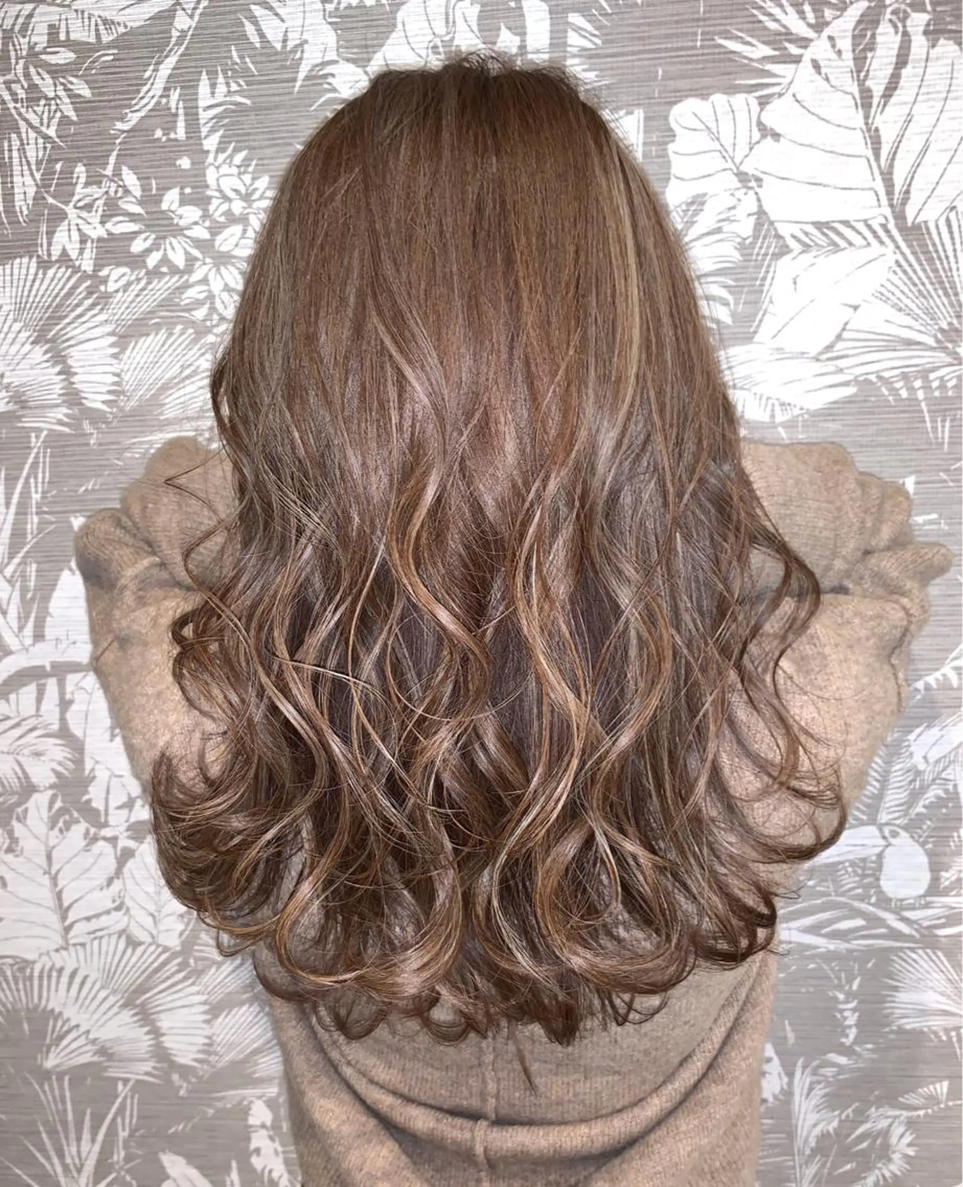 ロング カラー パーマ ヘアアレンジ アッシュ ベージュカラー ロング APSEE メンズカラー特化のヘアスタイル