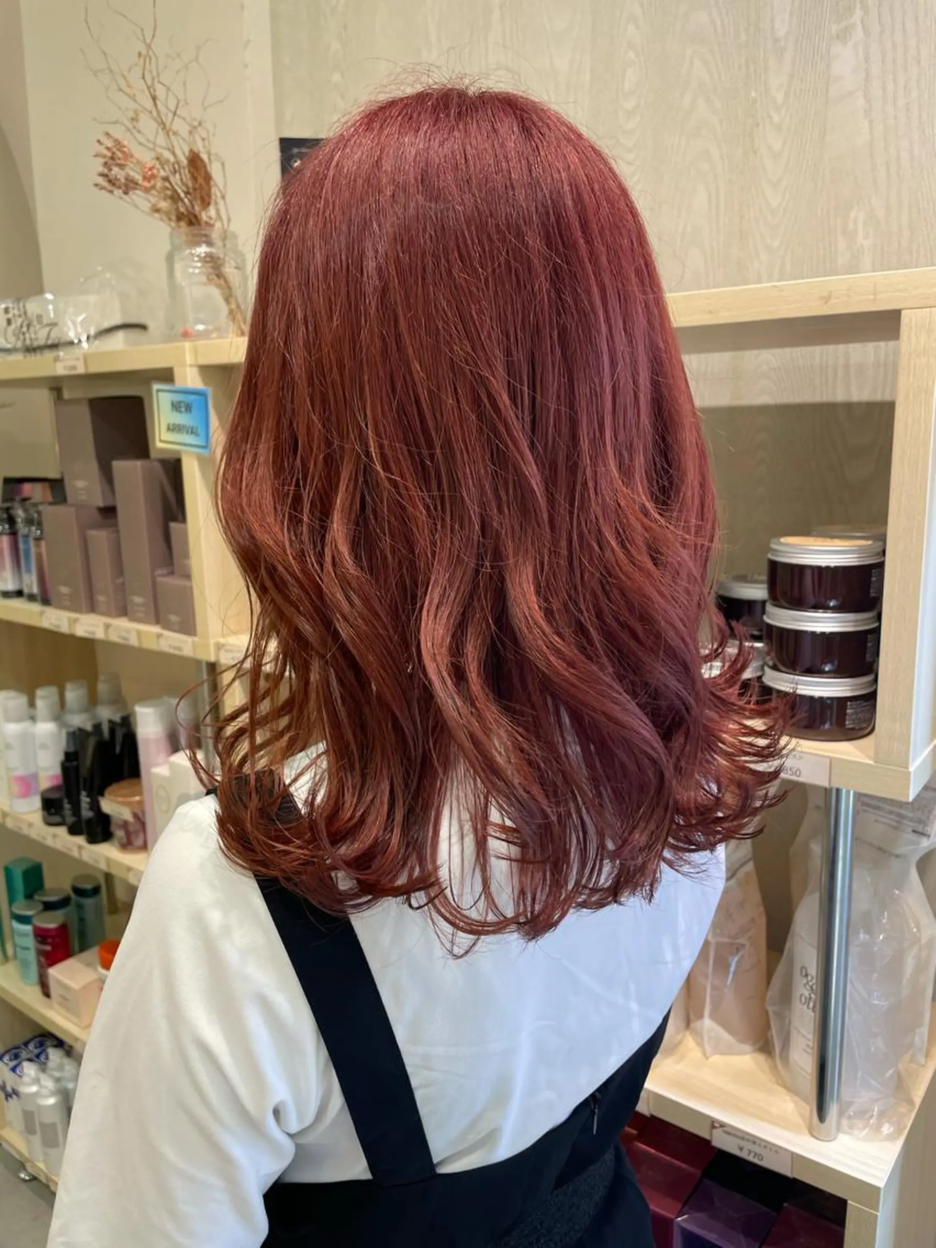 セミロング カラー レッドカラー カット ヘアカラー 松佐 ゆかりのヘアスタイル