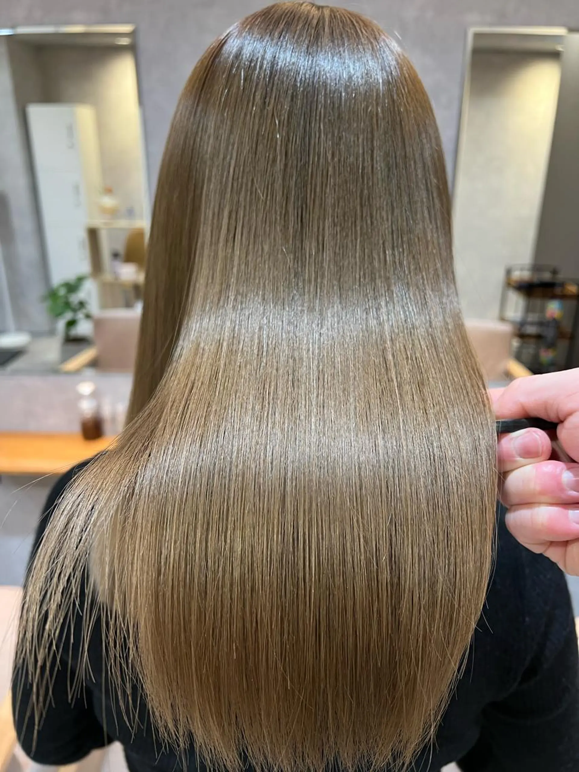 ミディアム カラー ダブルカラー フォギーグレージュ グレージュ 髪質改善 トリートメント 中村 ひなたのヘアスタイル