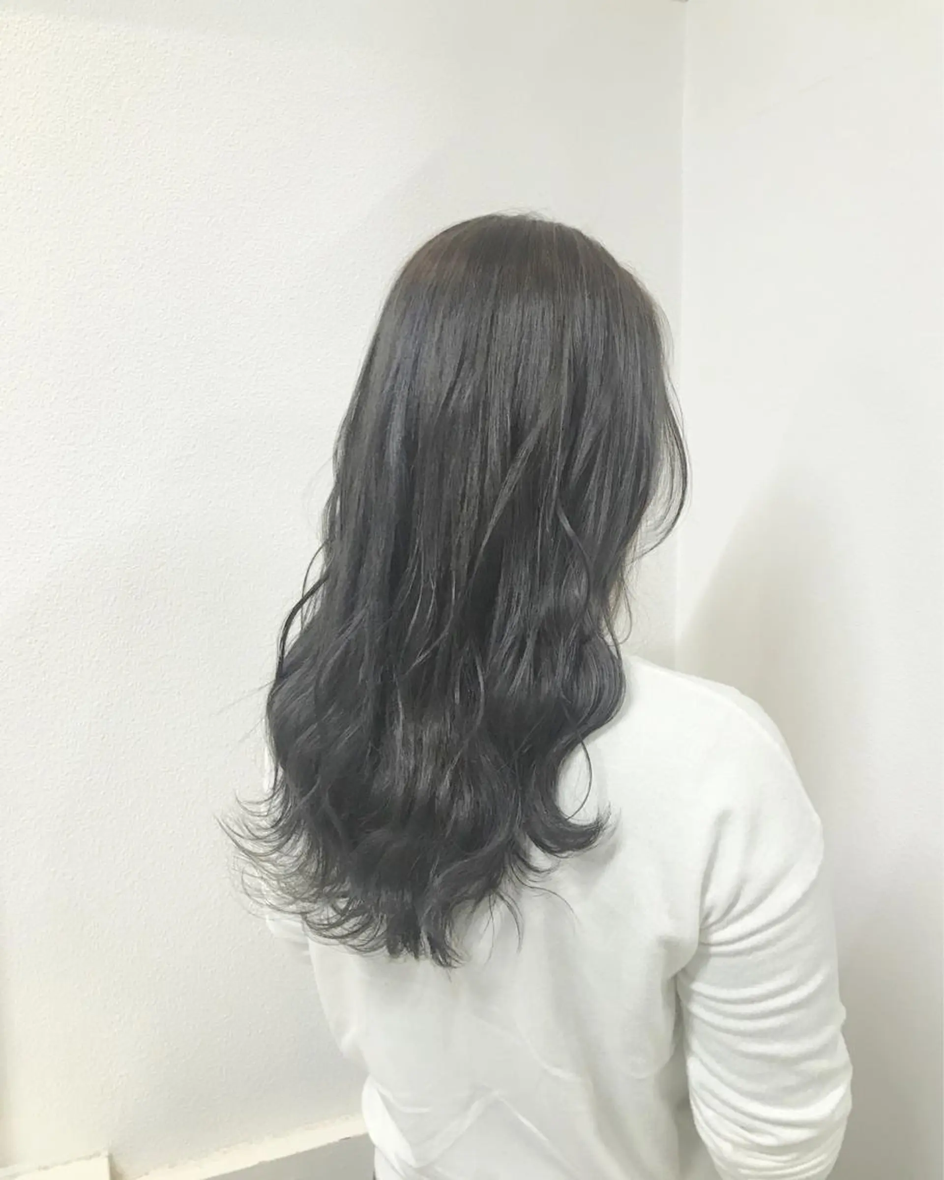 セミロング カラー ヘアアレンジ ブリーチ ブルーカラー ハイトーンカラー ブリーチなしカラー シルバー カット ヘアカラー トリートメント GiseL天神カラー 髪質改善/ブリーチのヘアスタイル