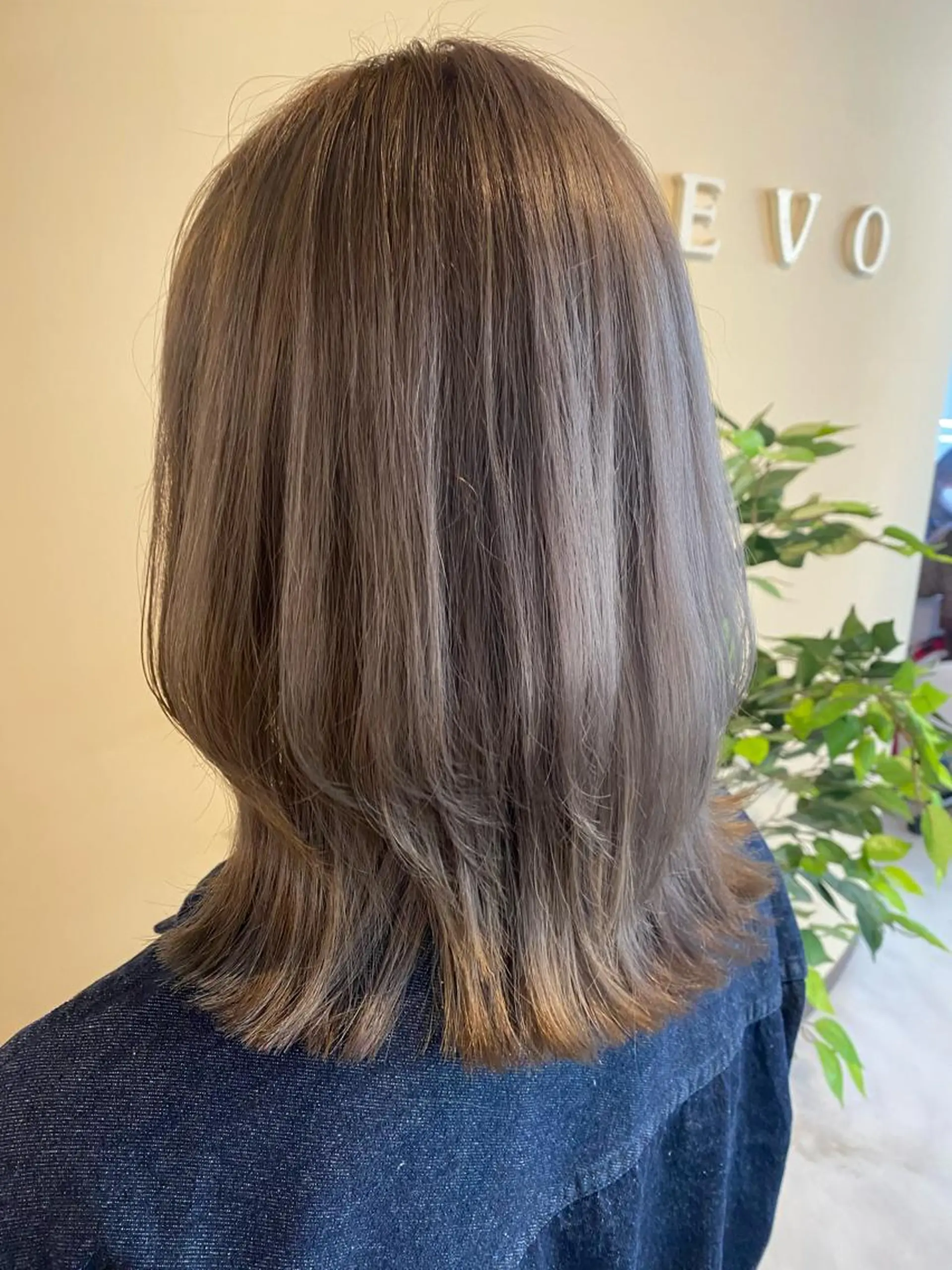 ミディアム カラー 女性目線でつくる ショートayakaのヘアスタイル