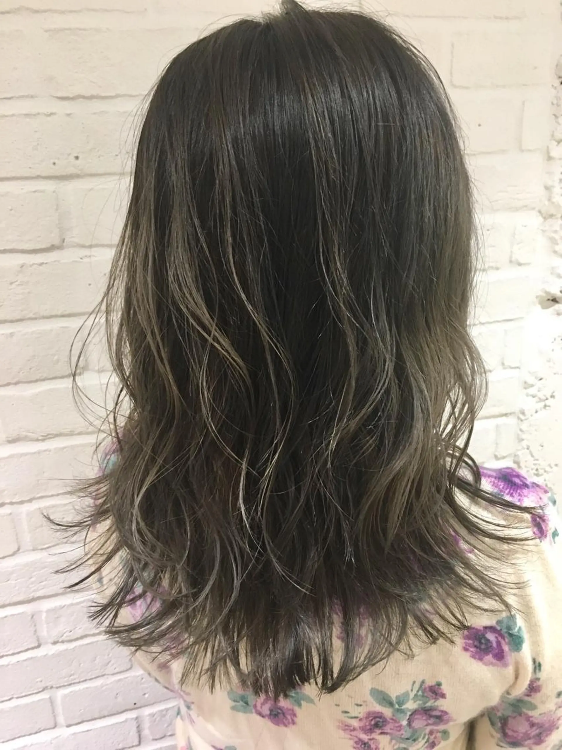 ロング カラー バレイヤージュ グレージュ レイヤーカット ヘアカラー 💈平島 拓也💈のヘアスタイル