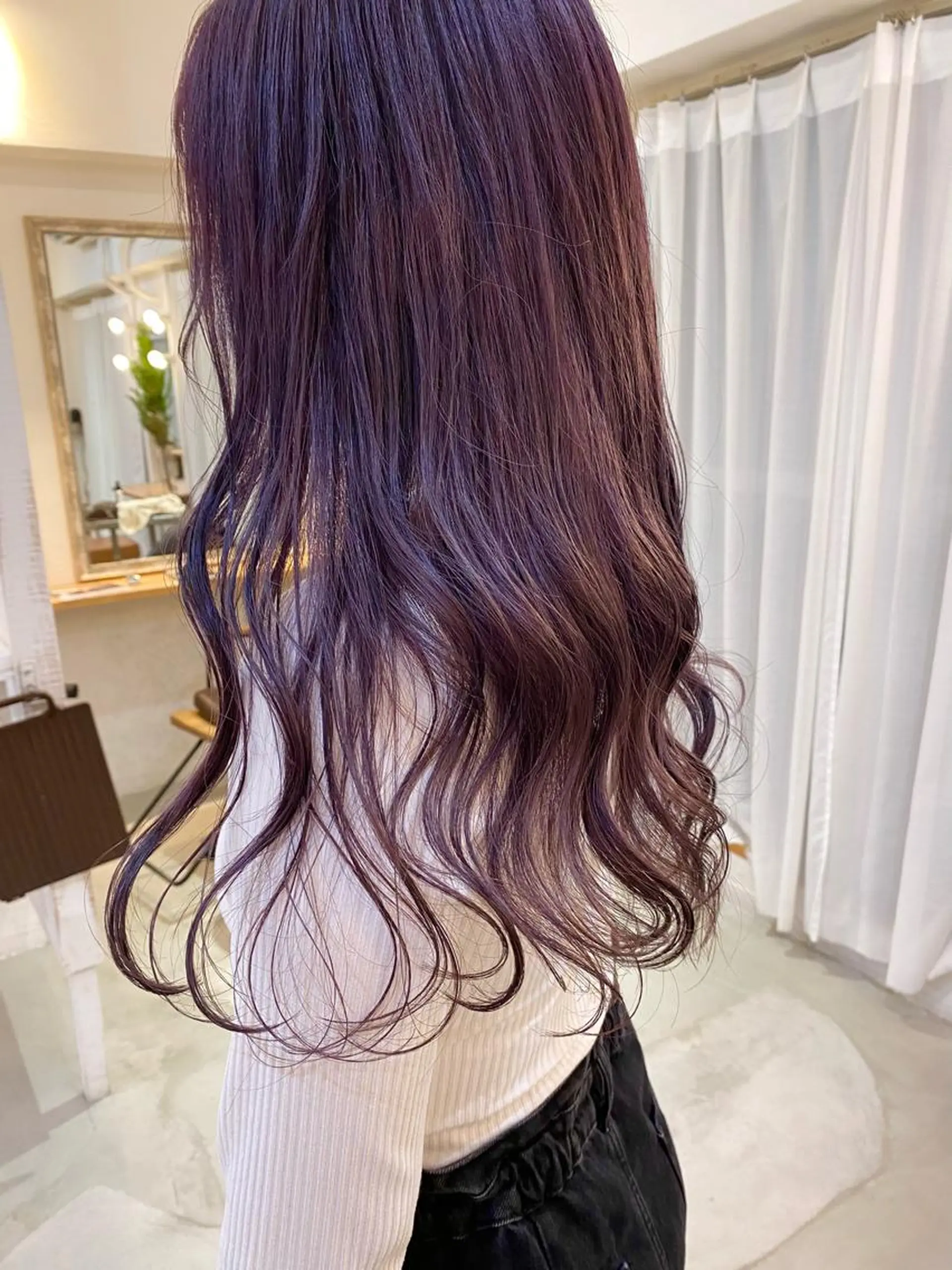 ロング ブリーチなしカラー ダブルカラーエクステのヘアスタイル