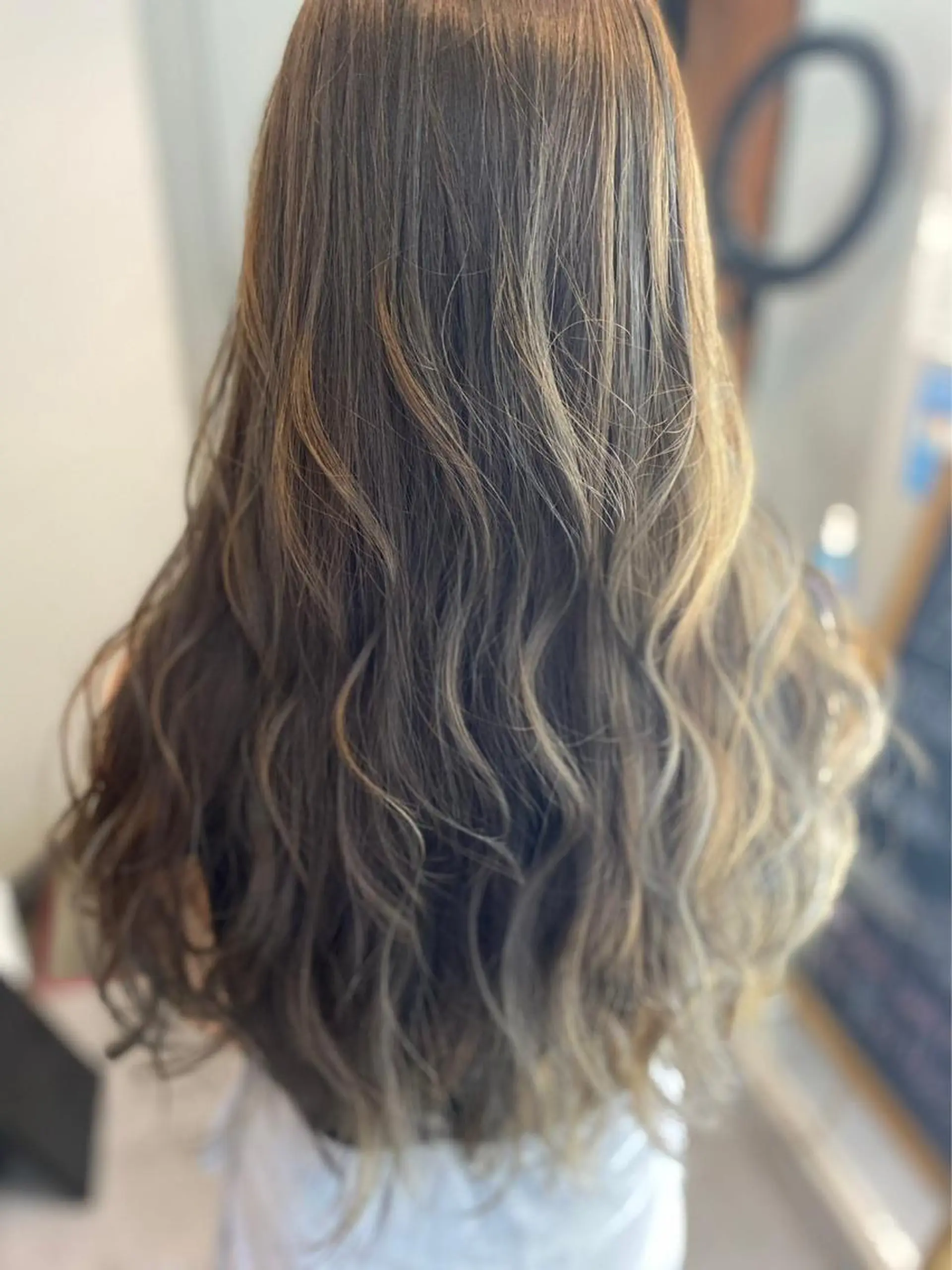 カラー La fith hair letter所属・西山 花のヘアスタイル