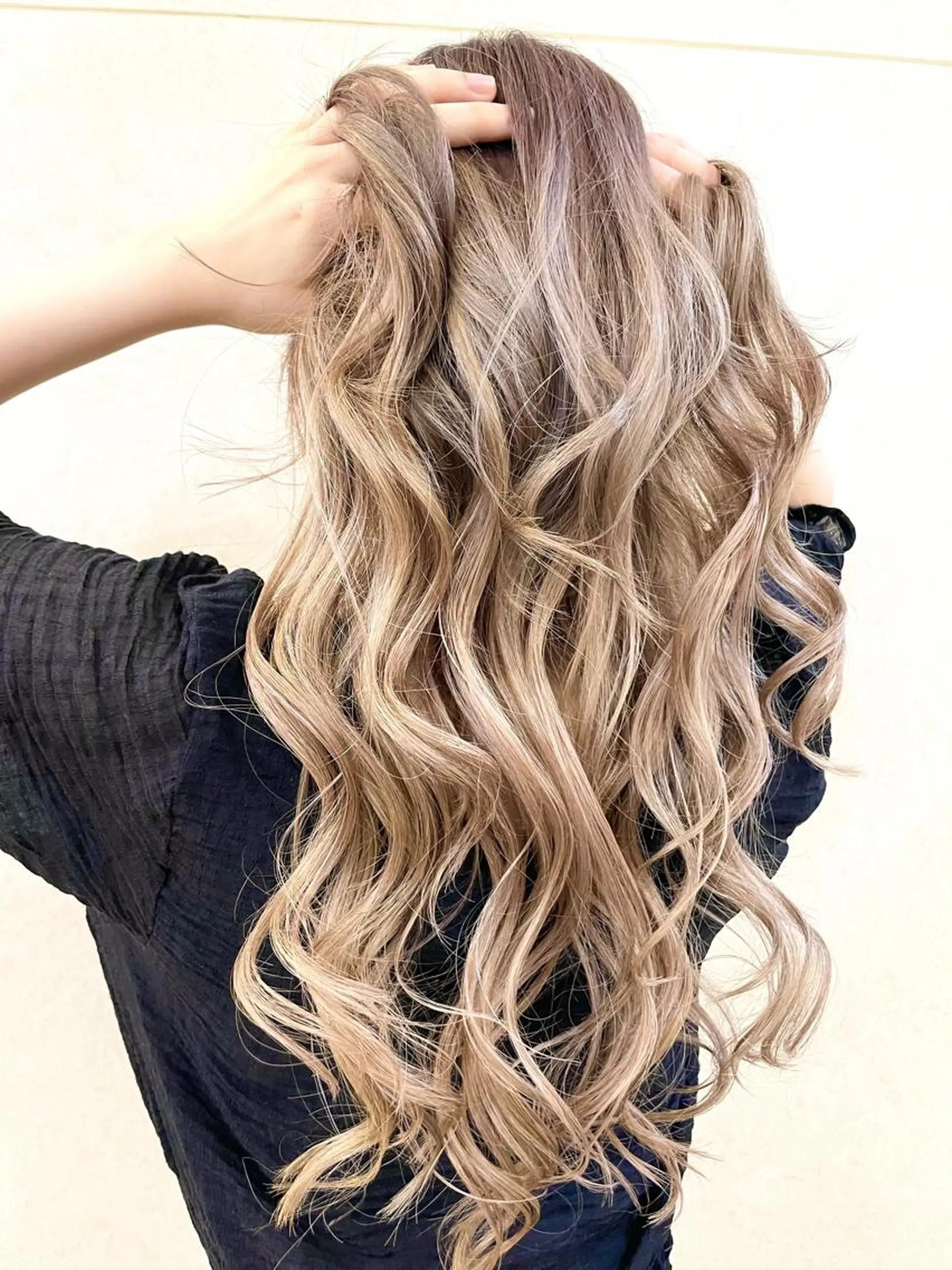 ミディアム カラー パーマ ヘアアレンジ メンズ シールエクステ メンズバレイヤージュ メンズブリーチ メンズハイライト メンズインナーカラー エクステ 🦋高瀬寛菜🦋 韓国/ブリーチのヘアスタイル