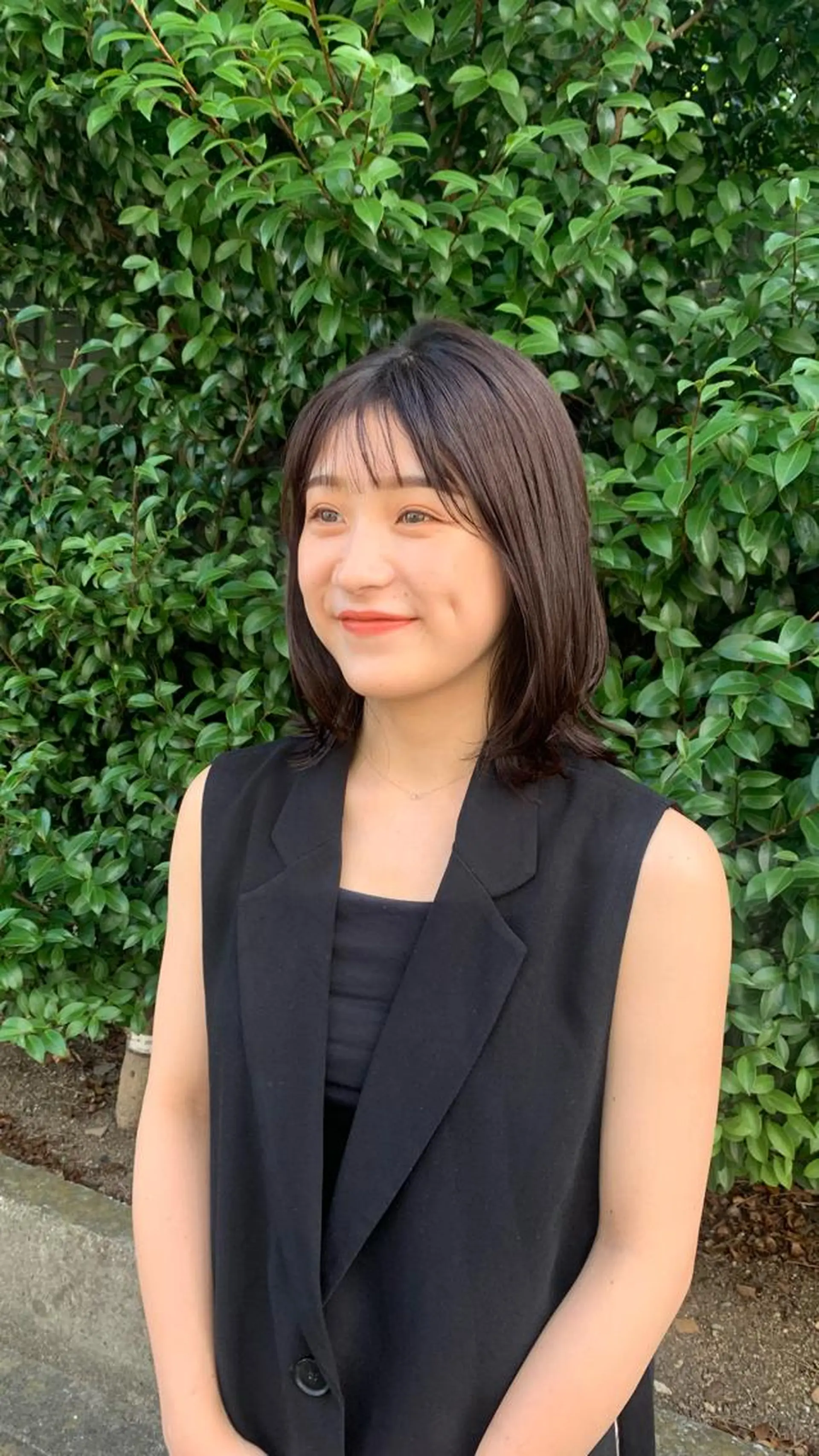 ミディアム カラー ~洗練ナチュラル~ 🪵 岡田 知佳のヘアスタイル