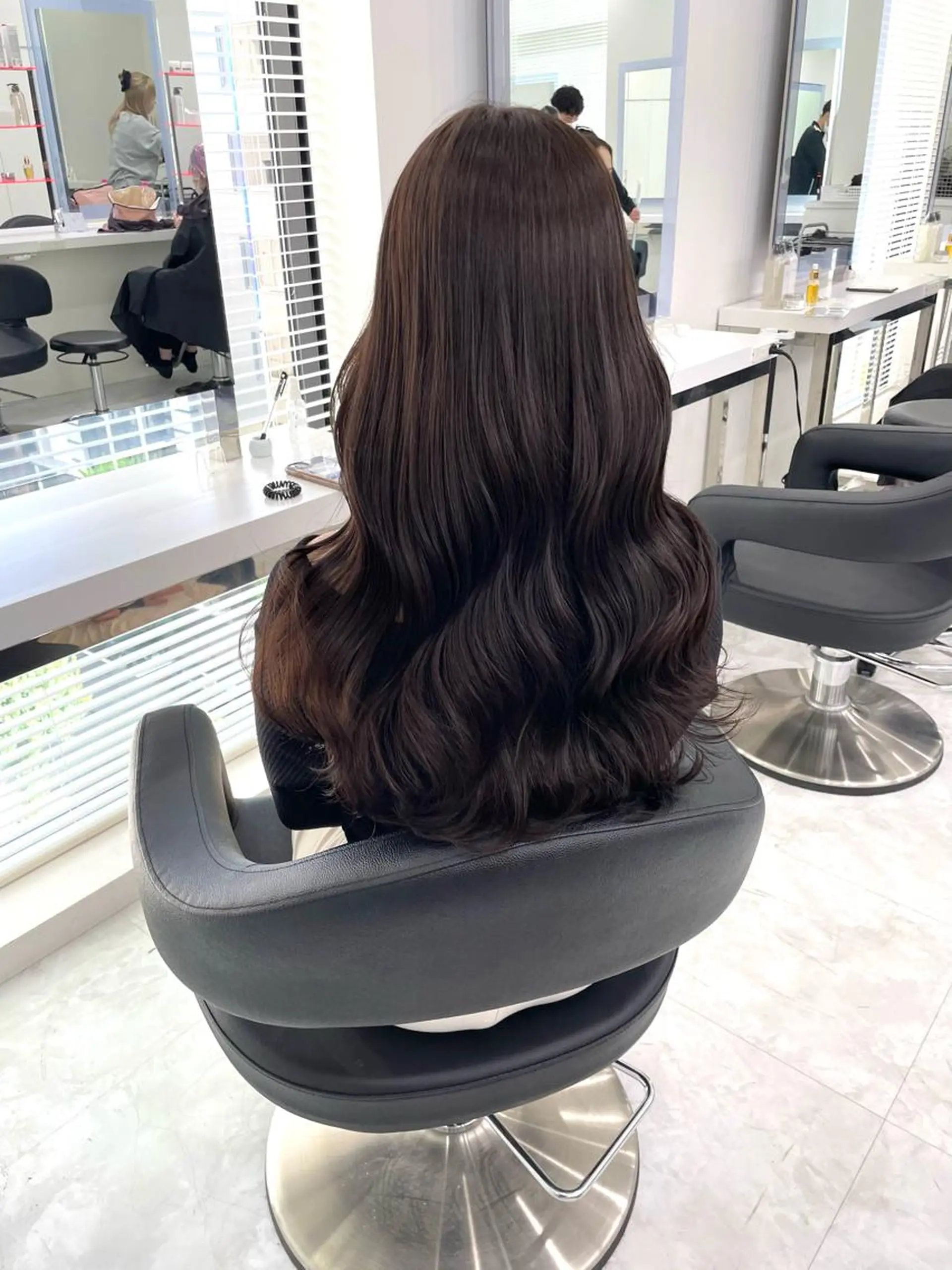 セミロング カラー ヘアアレンジ Ella所属・nana【艶髪】/ レイヤー/縮毛矯正のヘアスタイル