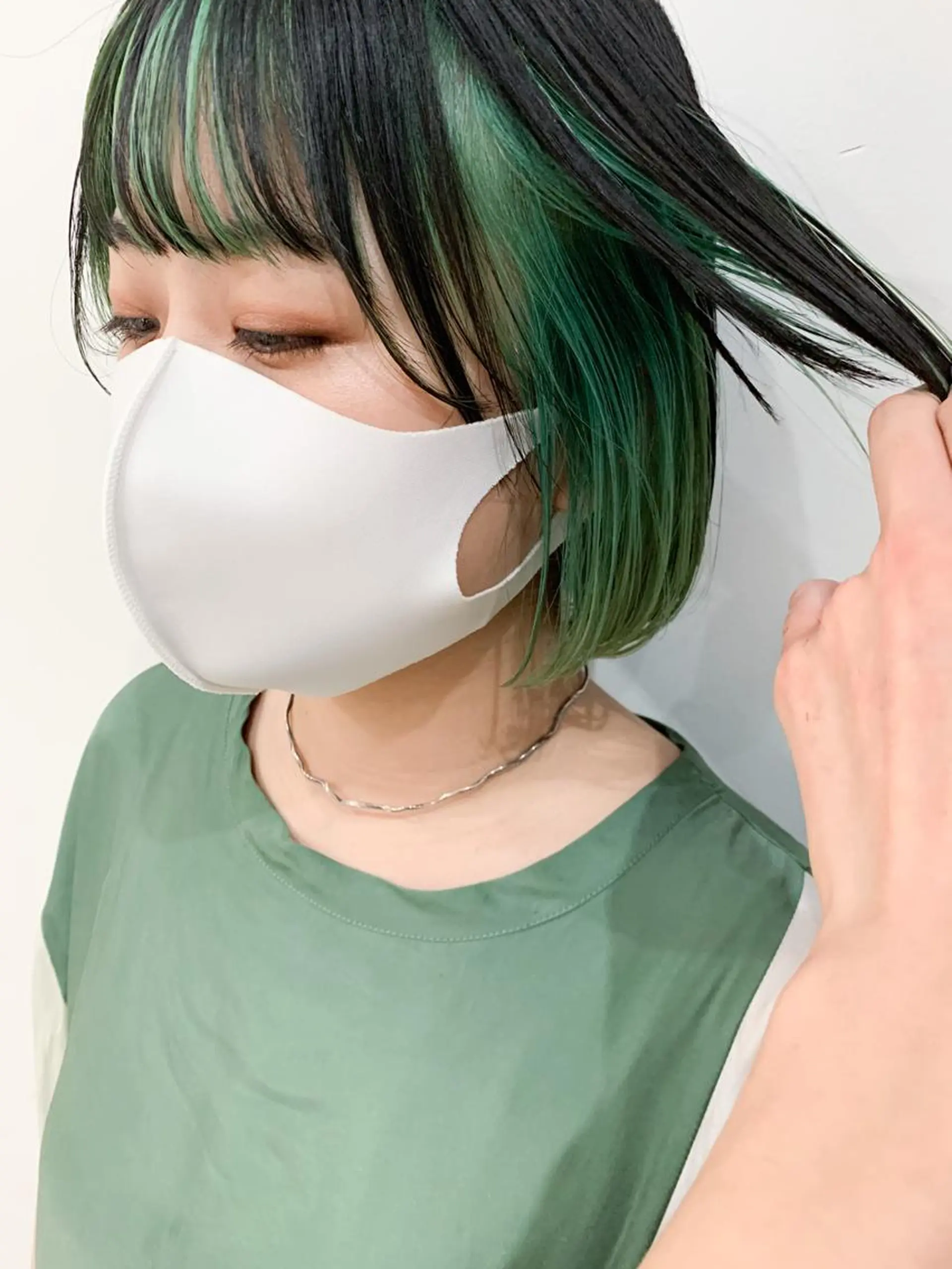 ショート nuu所属・💜ショート💜 ウルフ、ボブ二色亜美のヘアスタイル