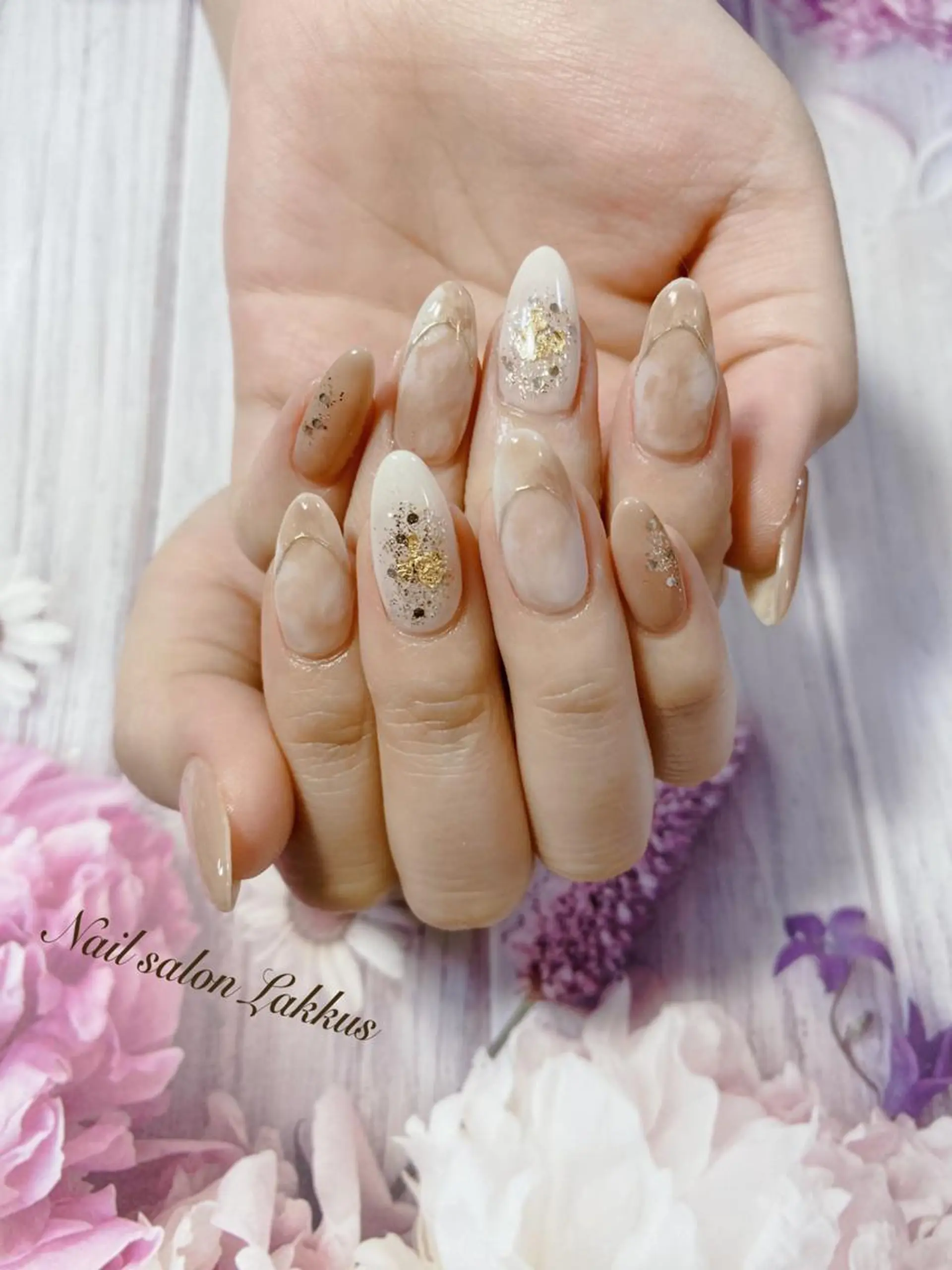 ネイル ミラーネイル ニュアンスネイル Lakkus T－CHIのネイルデザイン