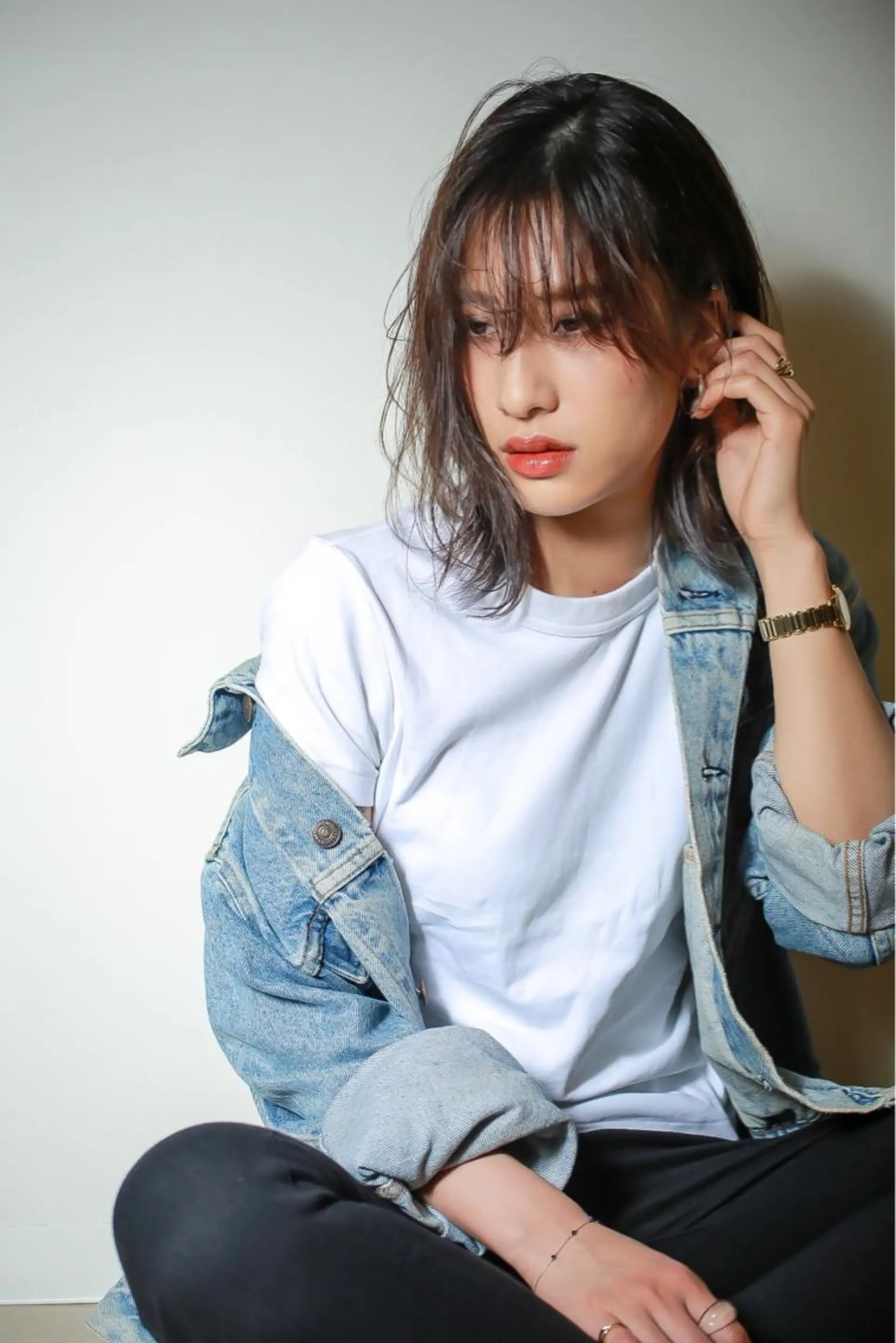 ミディアム カラー 伊藤 裕貴のヘアスタイル