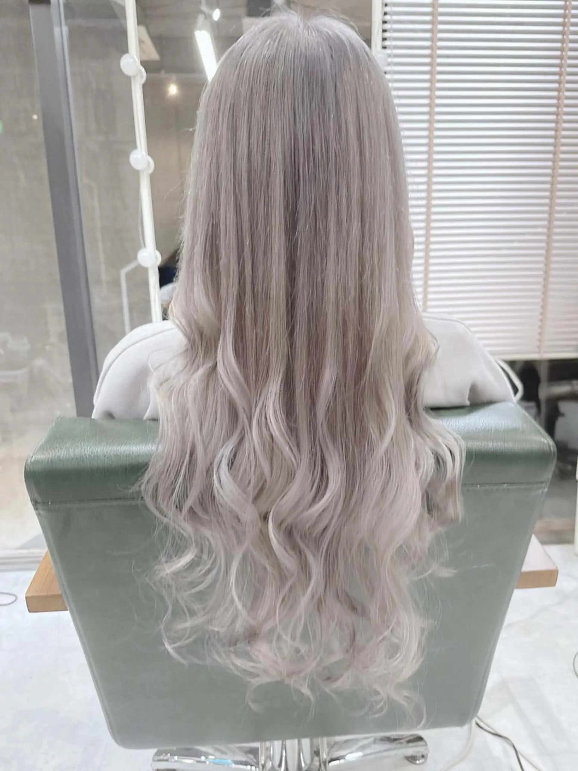 ロング カラー ヘアアレンジ ブリーチ ケアブリーチ 透明感カラー デザインカラー ハイトーンカラー 𝐑𝐈𝐍𝐊𝐀 🐷🖤のヘアスタイル