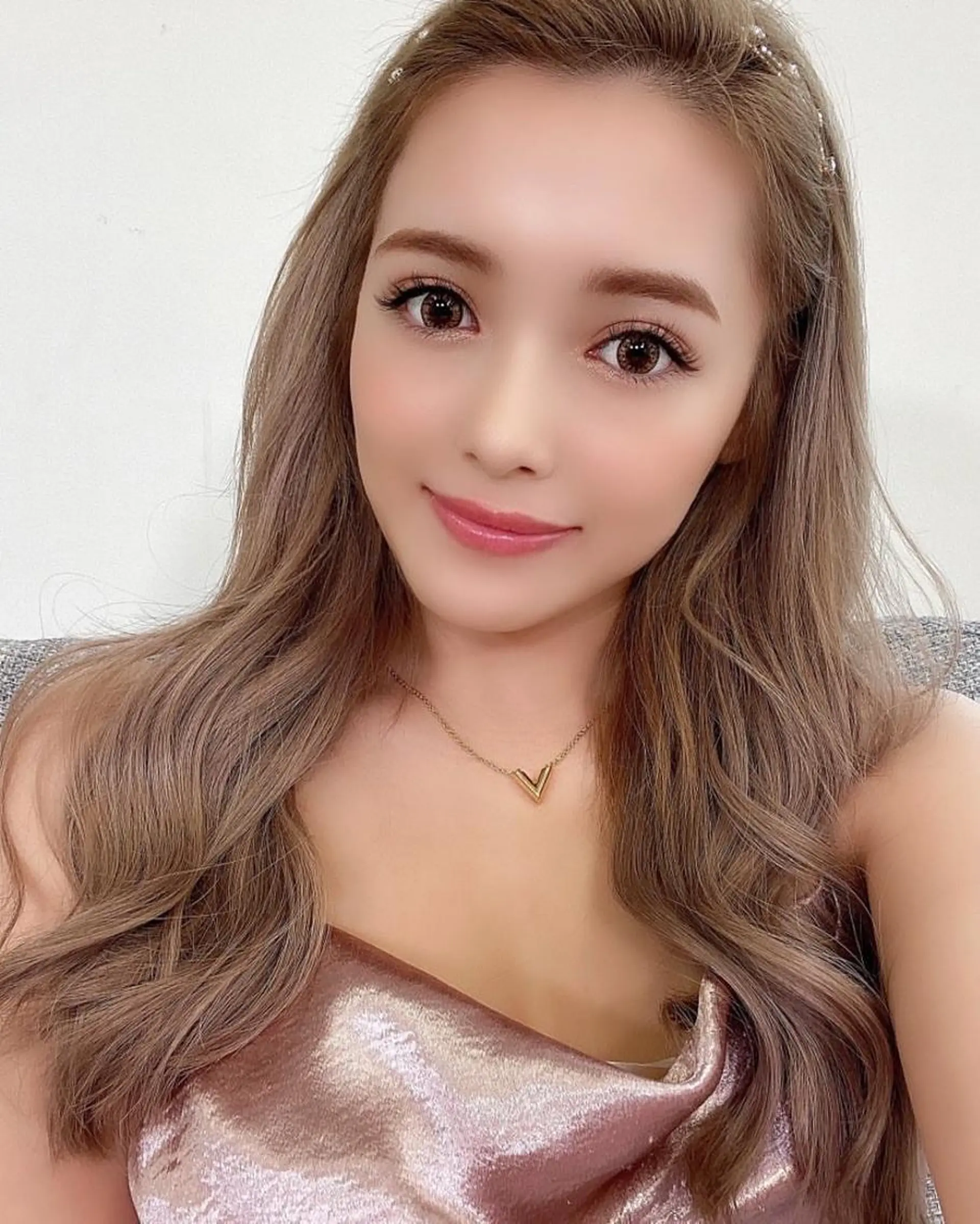 ロング カラー ベージュカラー ブリーチ ミルクティーベージュ エクステ ヘアカラー JIL BLAN千葉所属・JIL BLAN千葉 代表　Toshikiのヘアスタイル