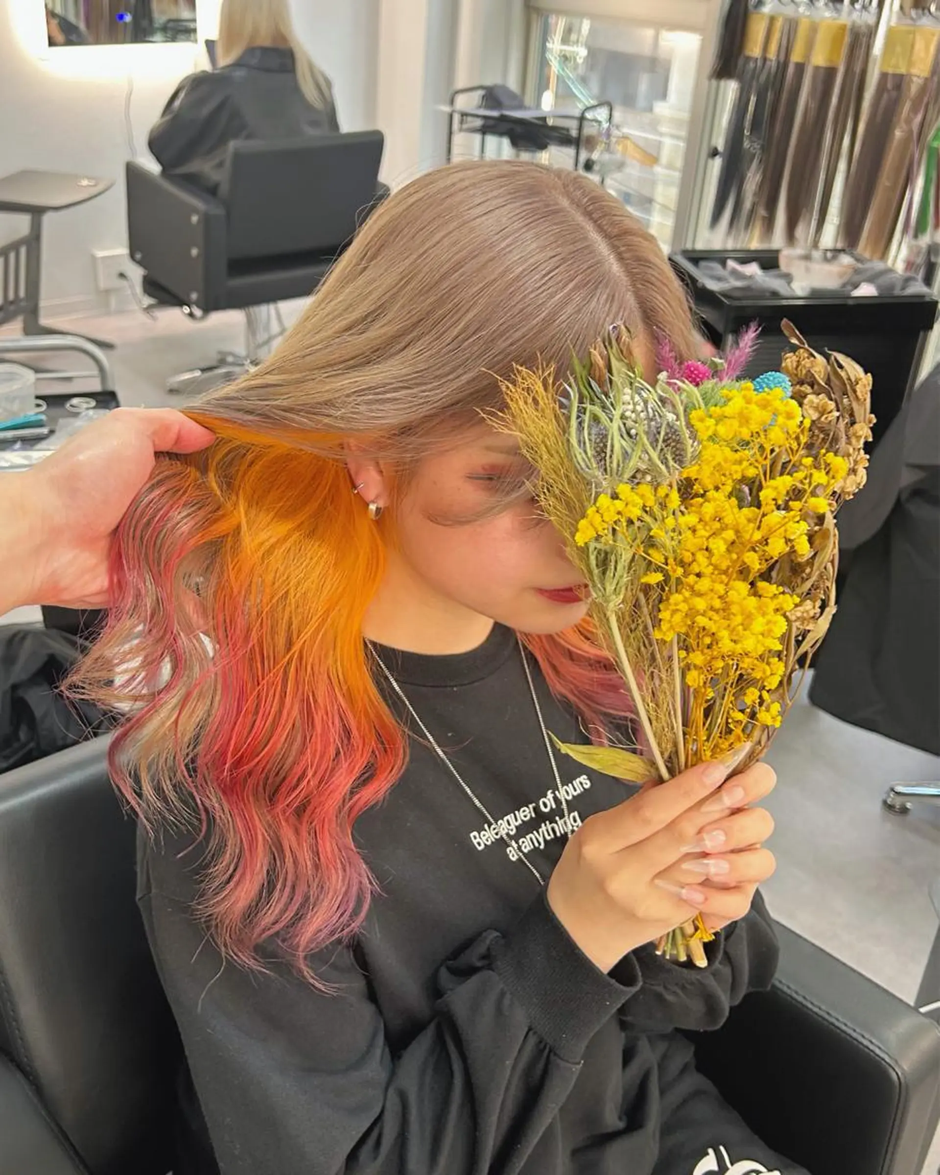 セミロング カラー メンズ シールエクステ メンズブリーチ メンズハイトーン メンズインナーカラー ベージュカラー Cielroシェイロ所属・ブリーチ&エクステ 🥀ケアカラー特化のヘアスタイル