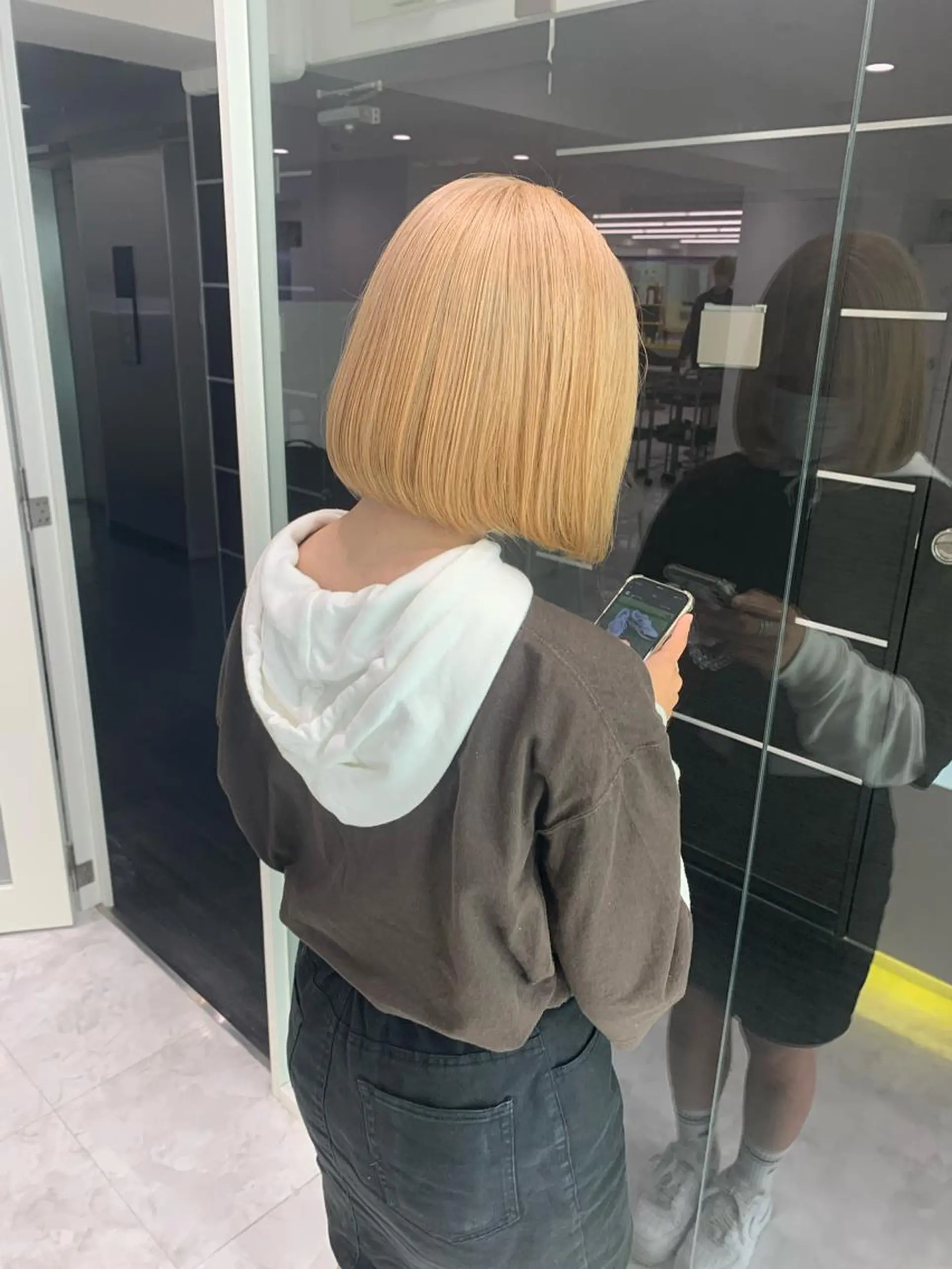 ショート カラー ヘアカラー 🪞ハイトーン🪞 🤍waka🤍のヘアスタイル