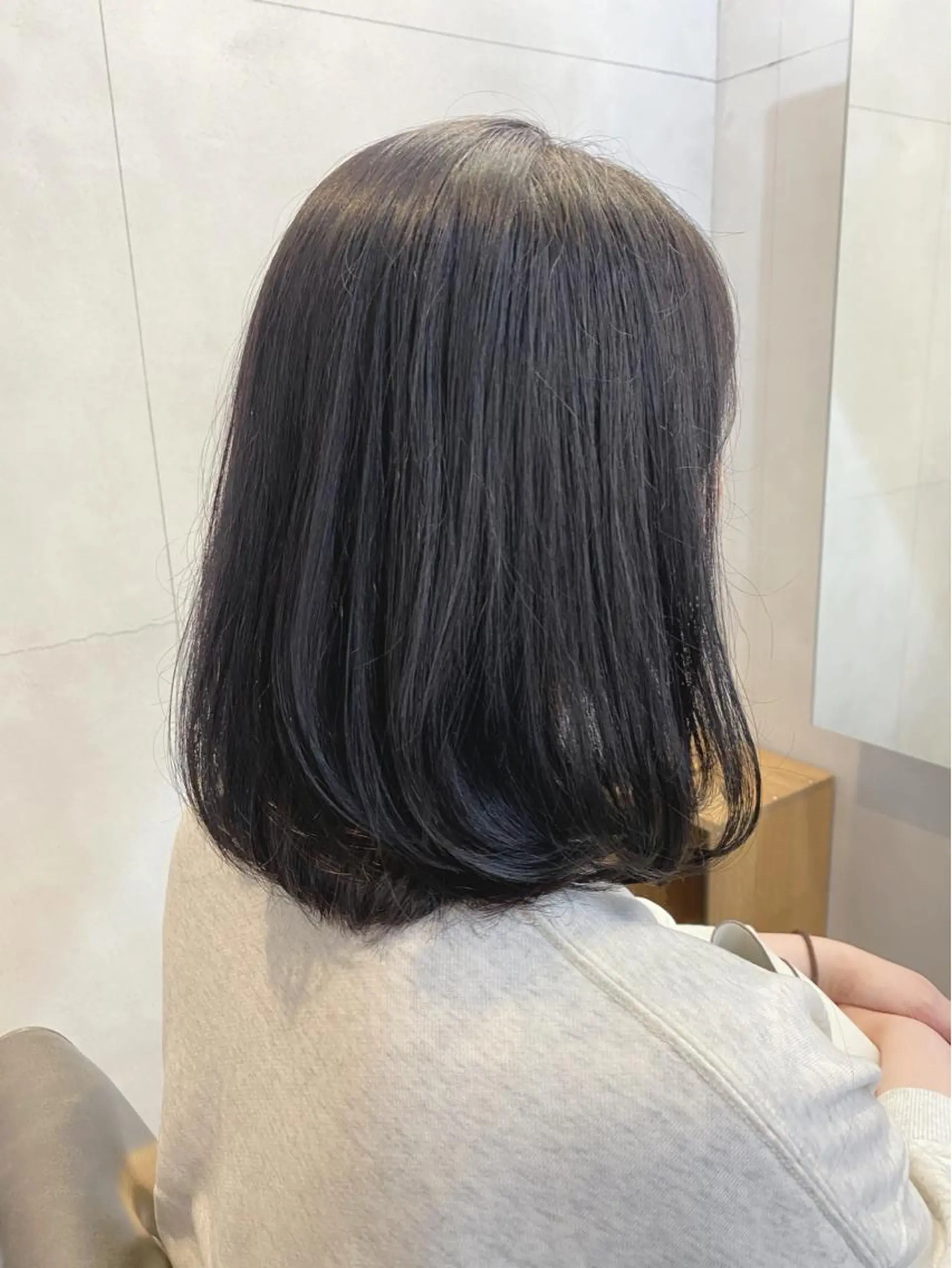 ミディアム conne& ririのヘアスタイル