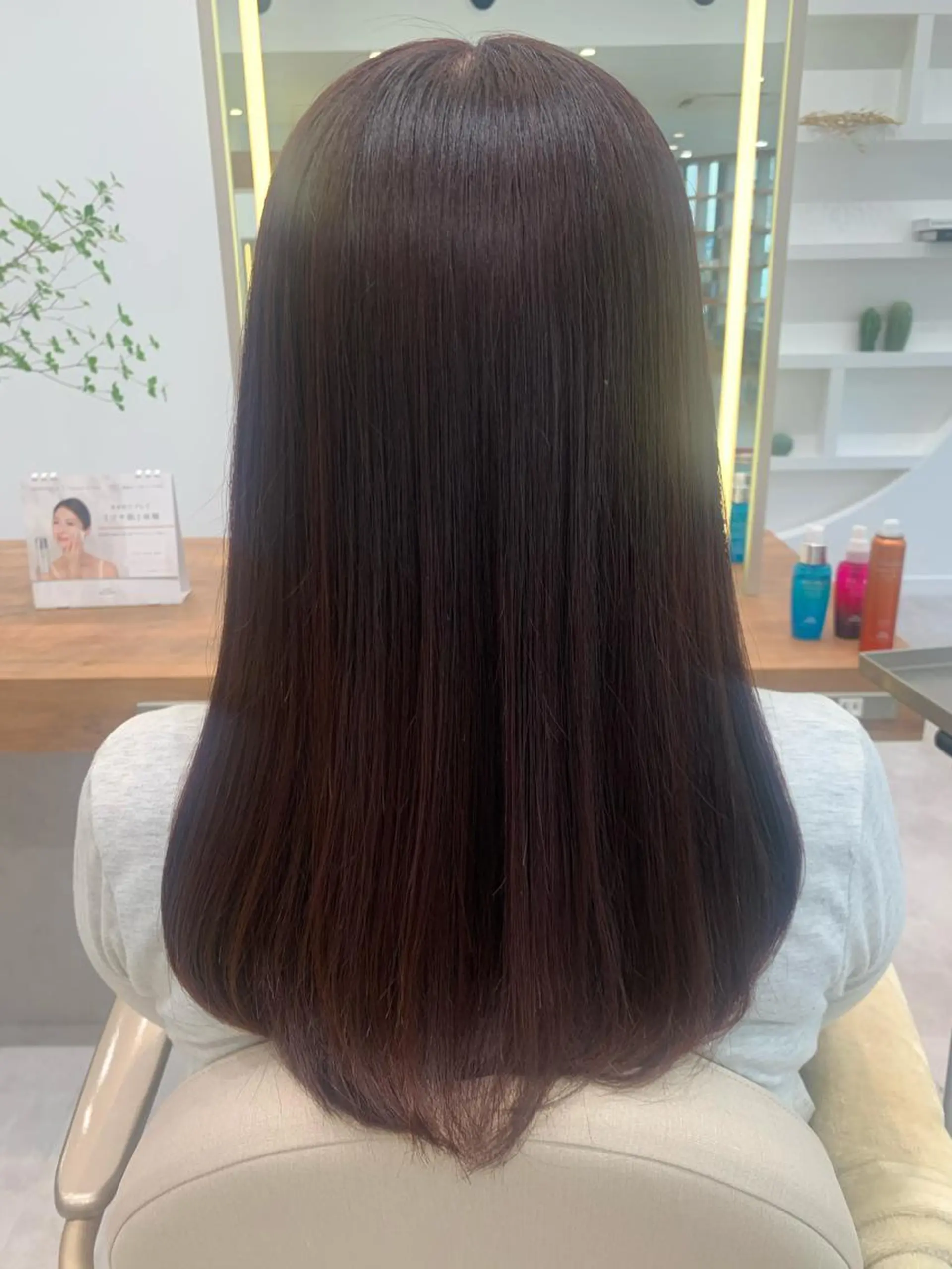 カラー カット ヘアカラー トリートメント ヘッドスパ 近 紗理奈のヘアスタイル