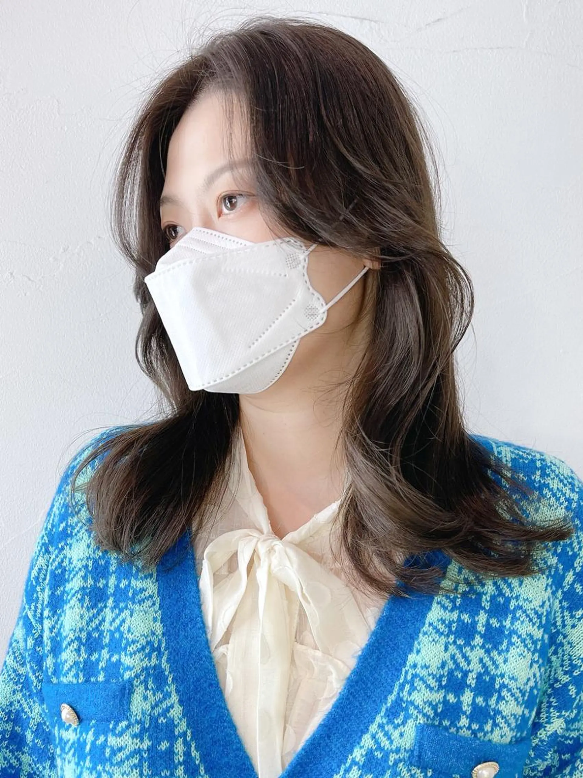 ミディアム カラー パーマ ヘアアレンジ グレージュ 顔まわりレイヤー レイヤーカット ITbyALBUM 下北沢店のヘアスタイル