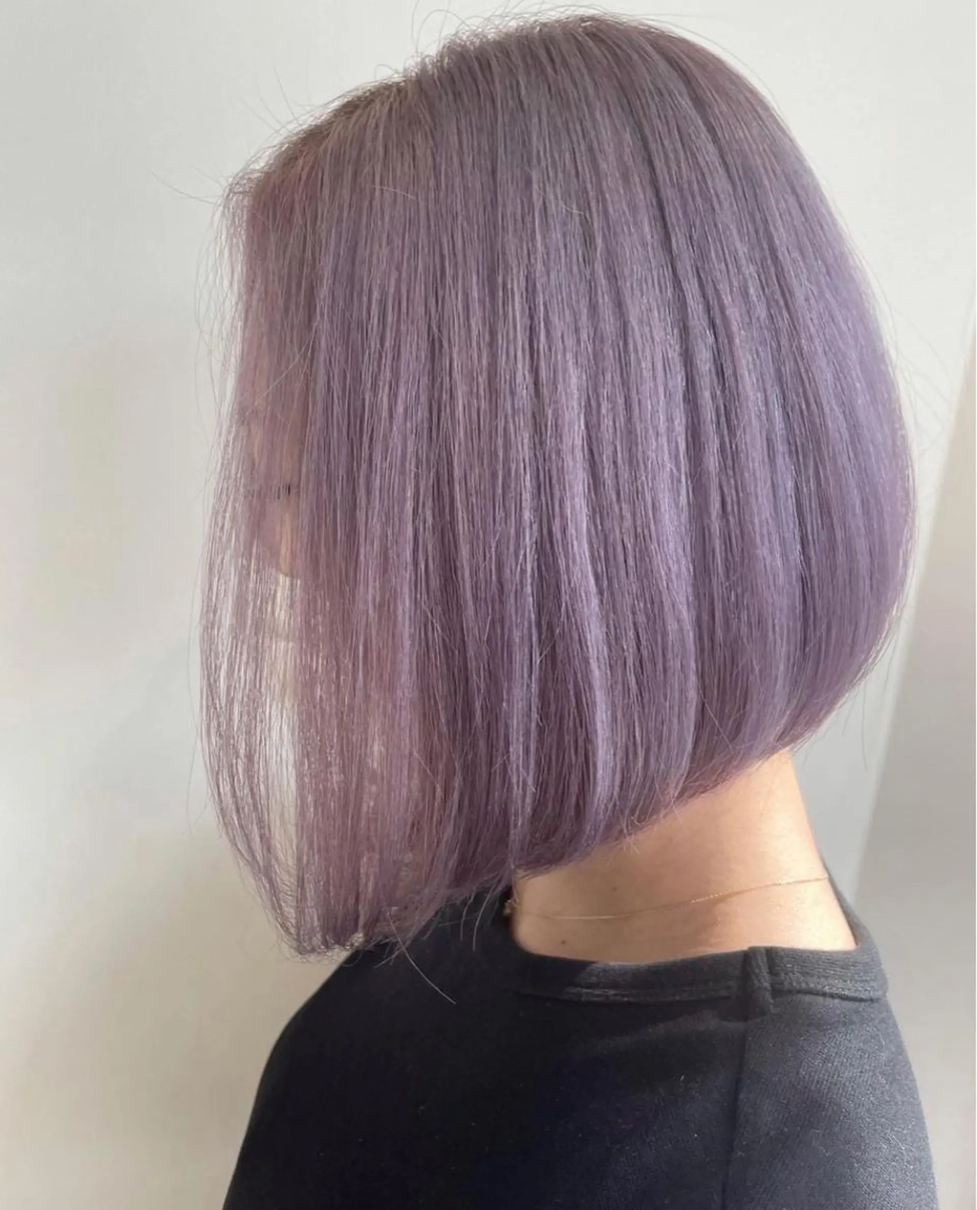 ミディアム カラー ハイトーンカラー ラベンダーカラー シルバー ヘアカラー Rina  のヘアスタイル