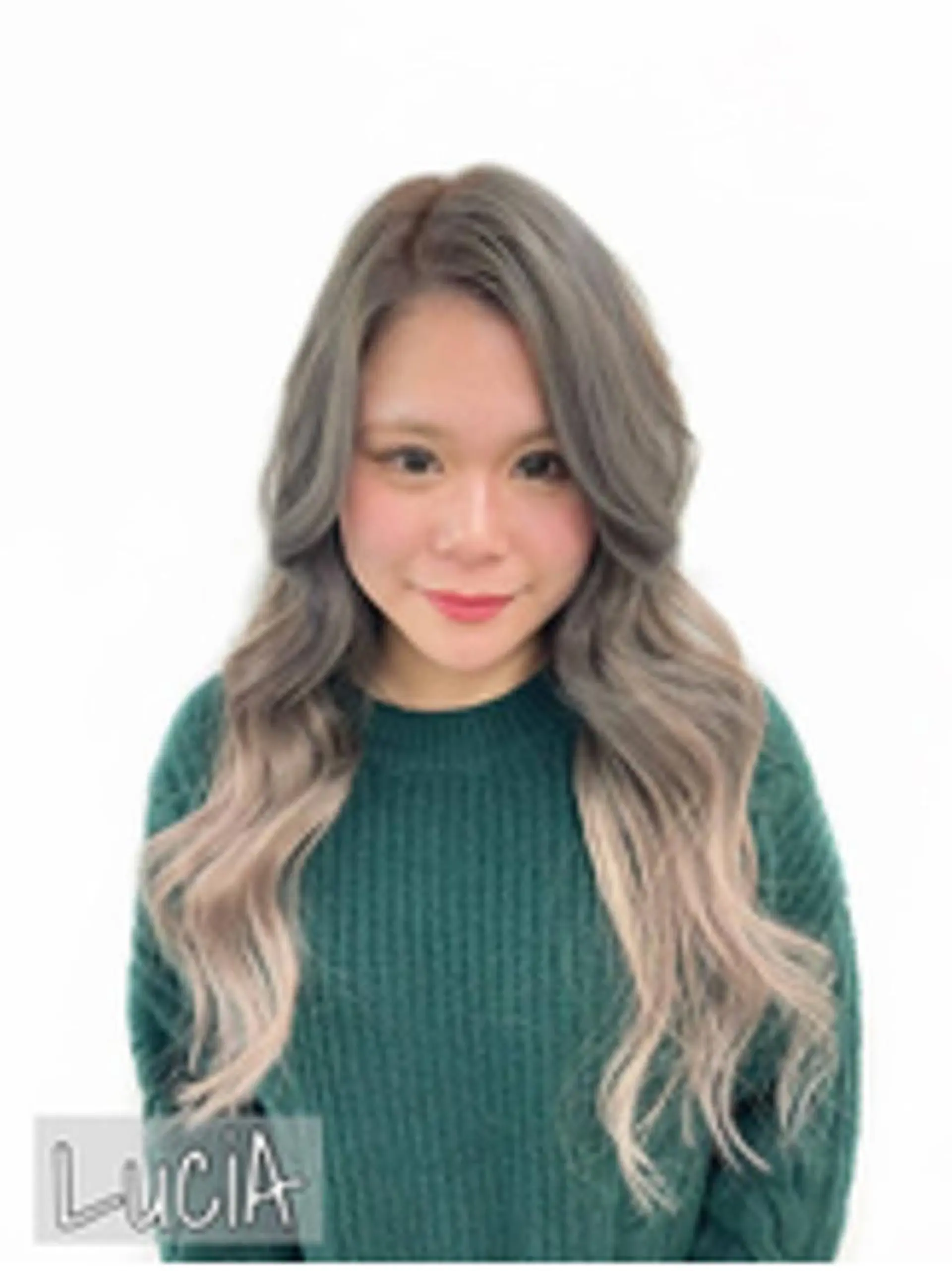 ロング カラー エクステ LuciAのヘアスタイル
