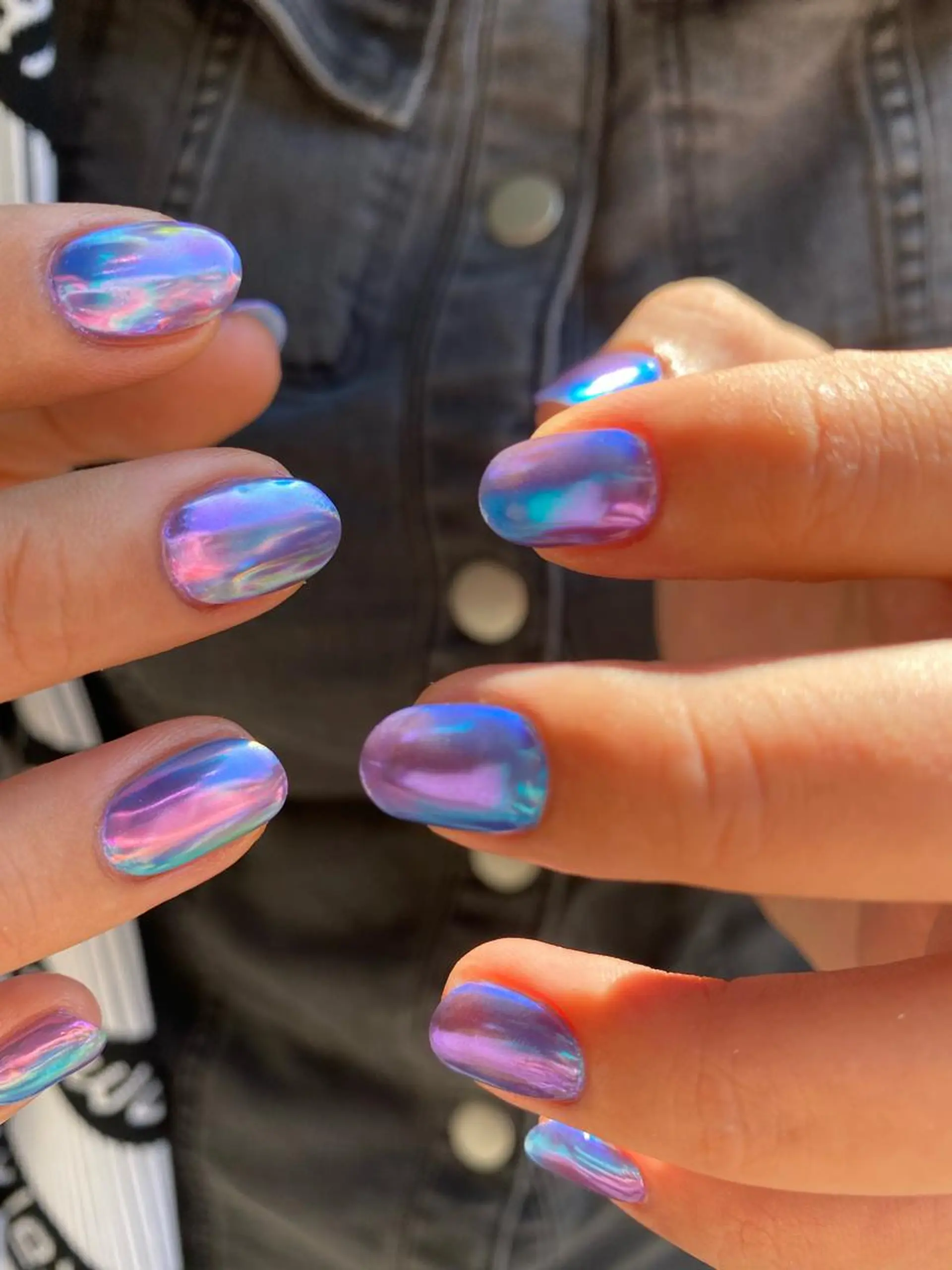 ネイル アートネイル キラキラネイル 韓国ネイル マグネットネイル ミラーネイル 🌼大西洋子 laughl🌼のネイルデザイン