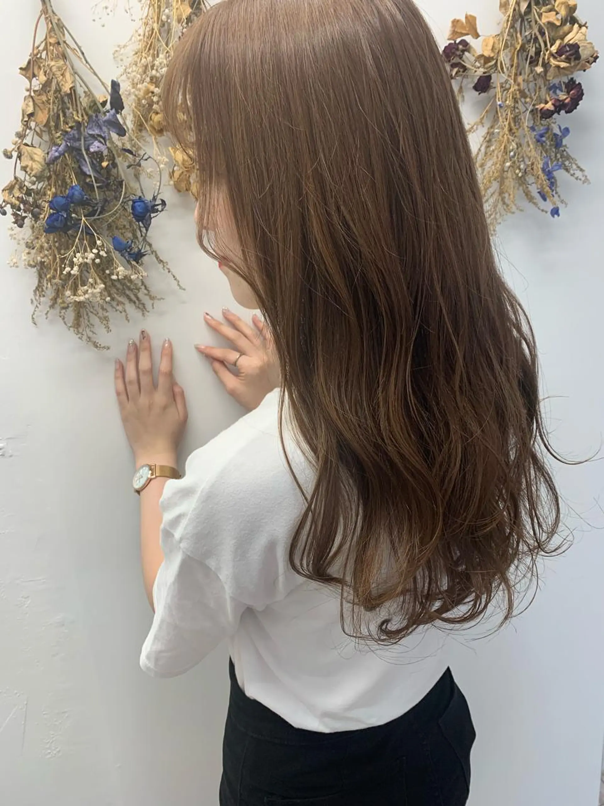 ロング カラー ベージュカラー ブリーチ ブリーチなしカラー newi 京橋 【yuuki】のヘアスタイル