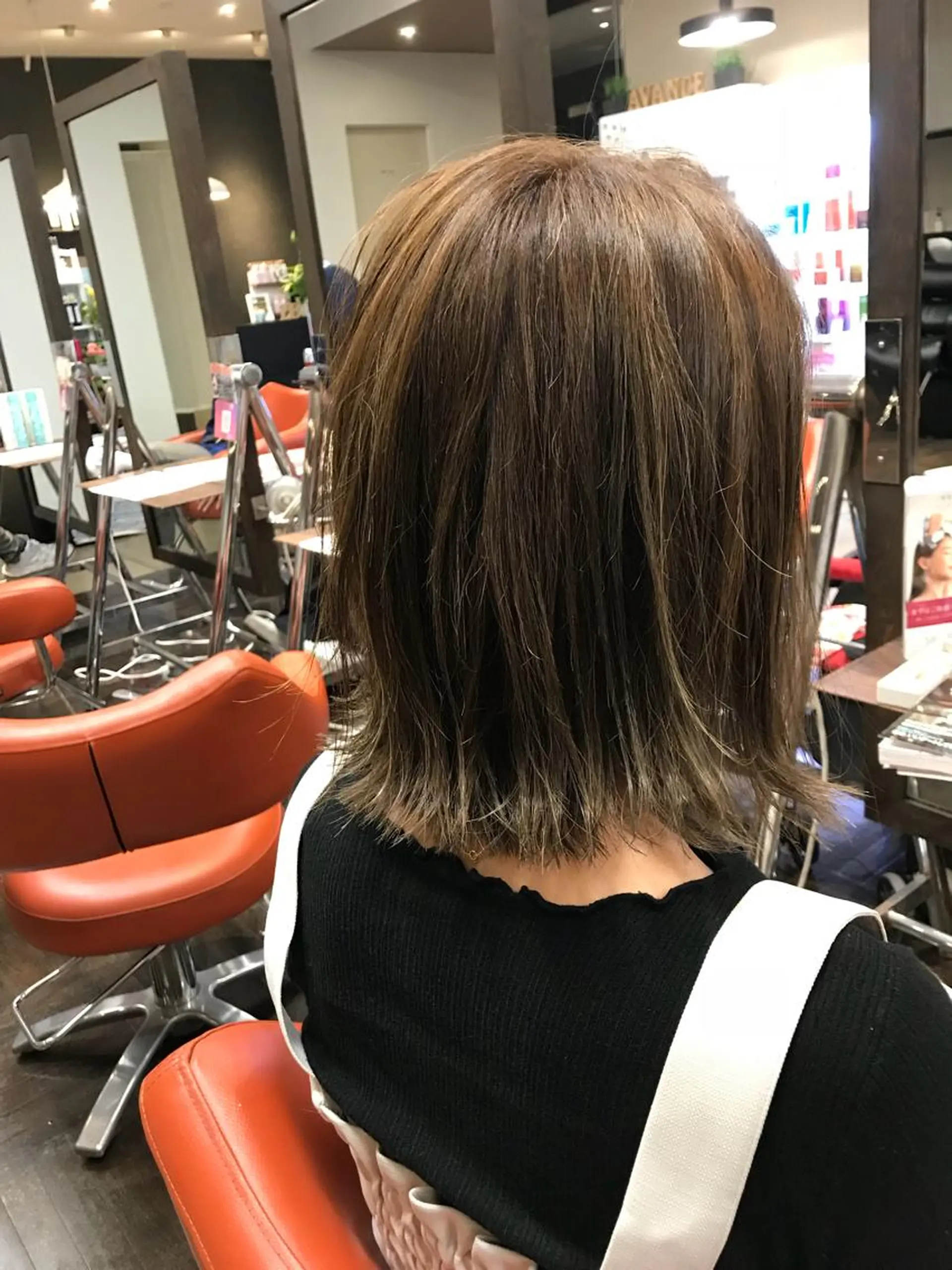 ミディアム カラー ハイライトカラー ハイライト 外ハネヘア デザインカラー🌈 高木リョウのヘアスタイル