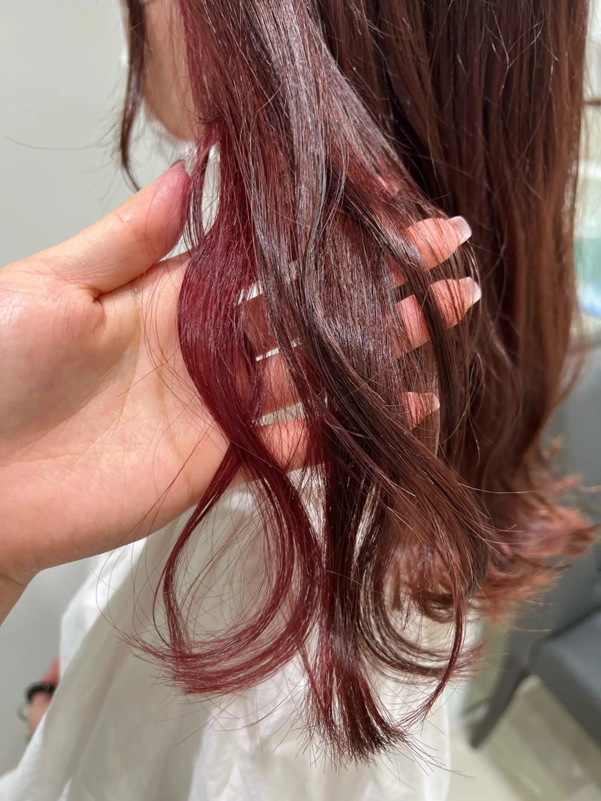 ロング カラー ブリーチ イヤリングカラー レッドカラー ヘアカラー トリートメント 【暖色カラー特化】 中山由梨のヘアスタイル