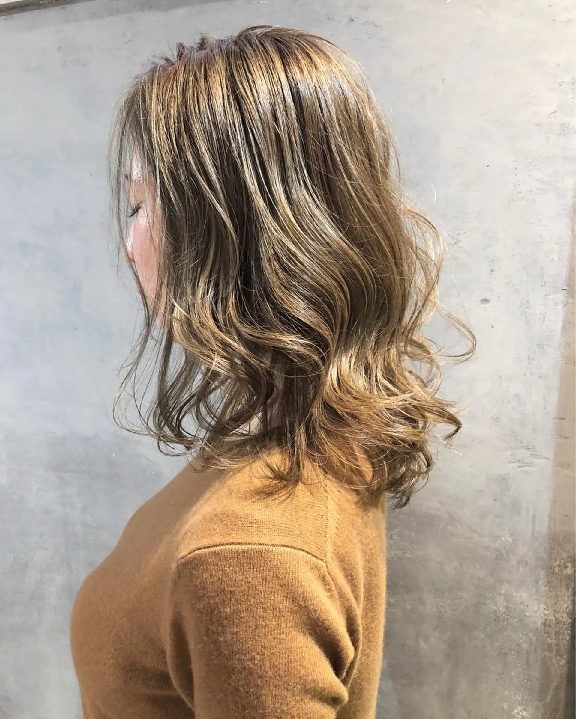 ミディアム カラー カット ヘアカラー トリートメント ツキノキ ミナのヘアスタイル