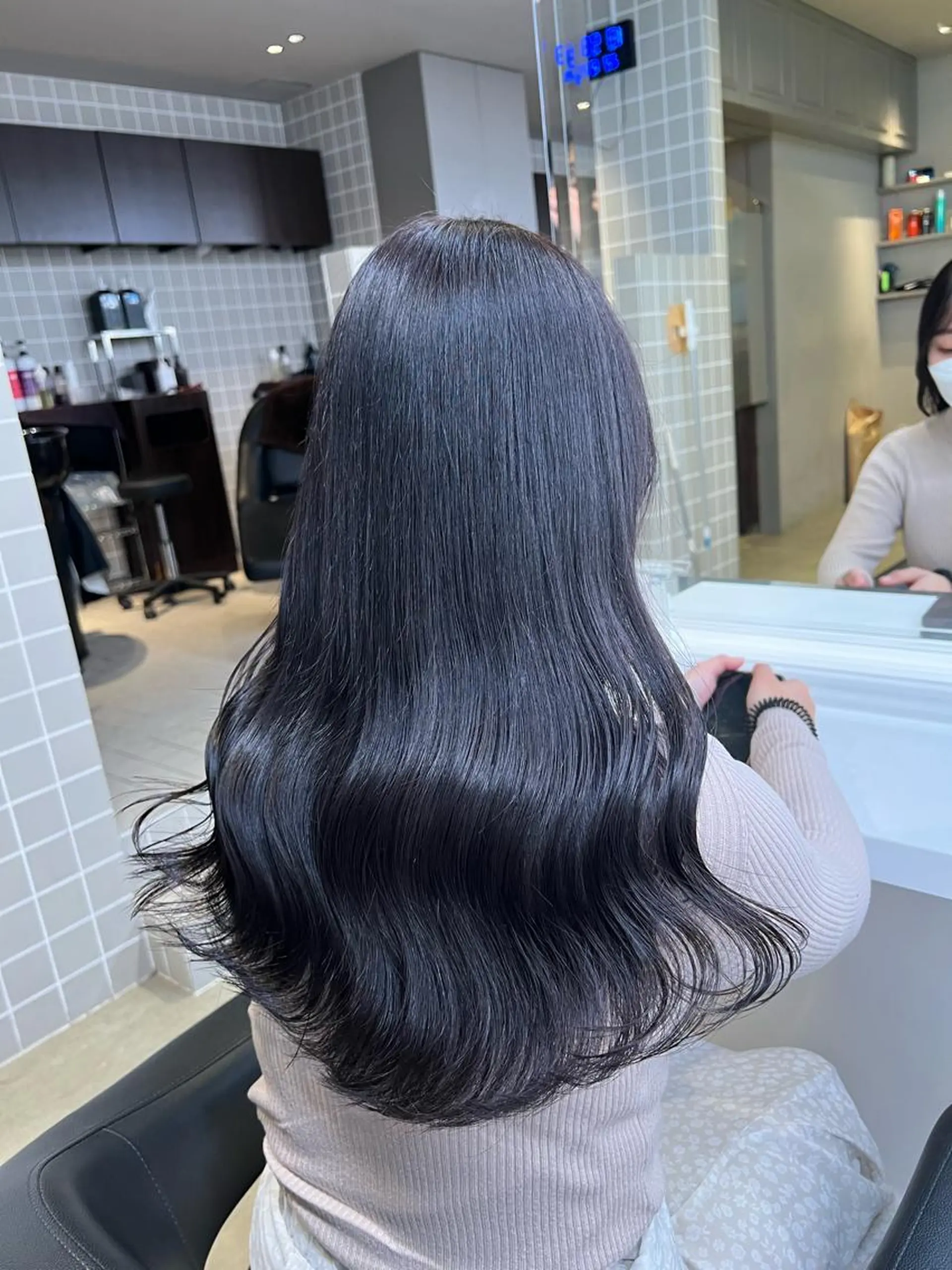 ミディアム カラー パーマ ヘアアレンジ メンズ キッズ ネイル マツエク・マツパ アイブロウ カット ヘアカラー トリートメント 🦋透明感グレージュ /韓国レイヤー🦋のヘアスタイル