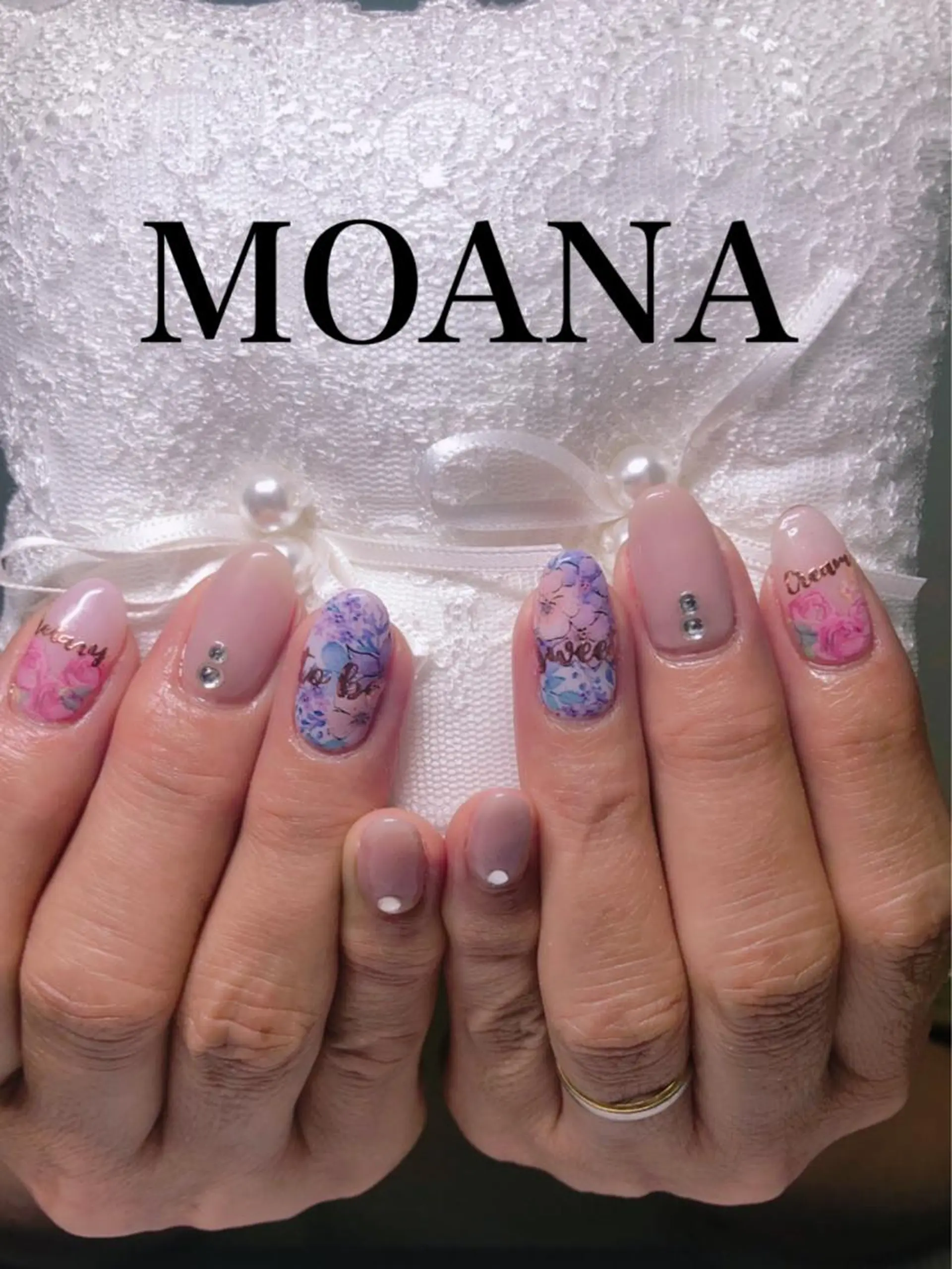 ネイル 石谷 詩織のネイルデザイン