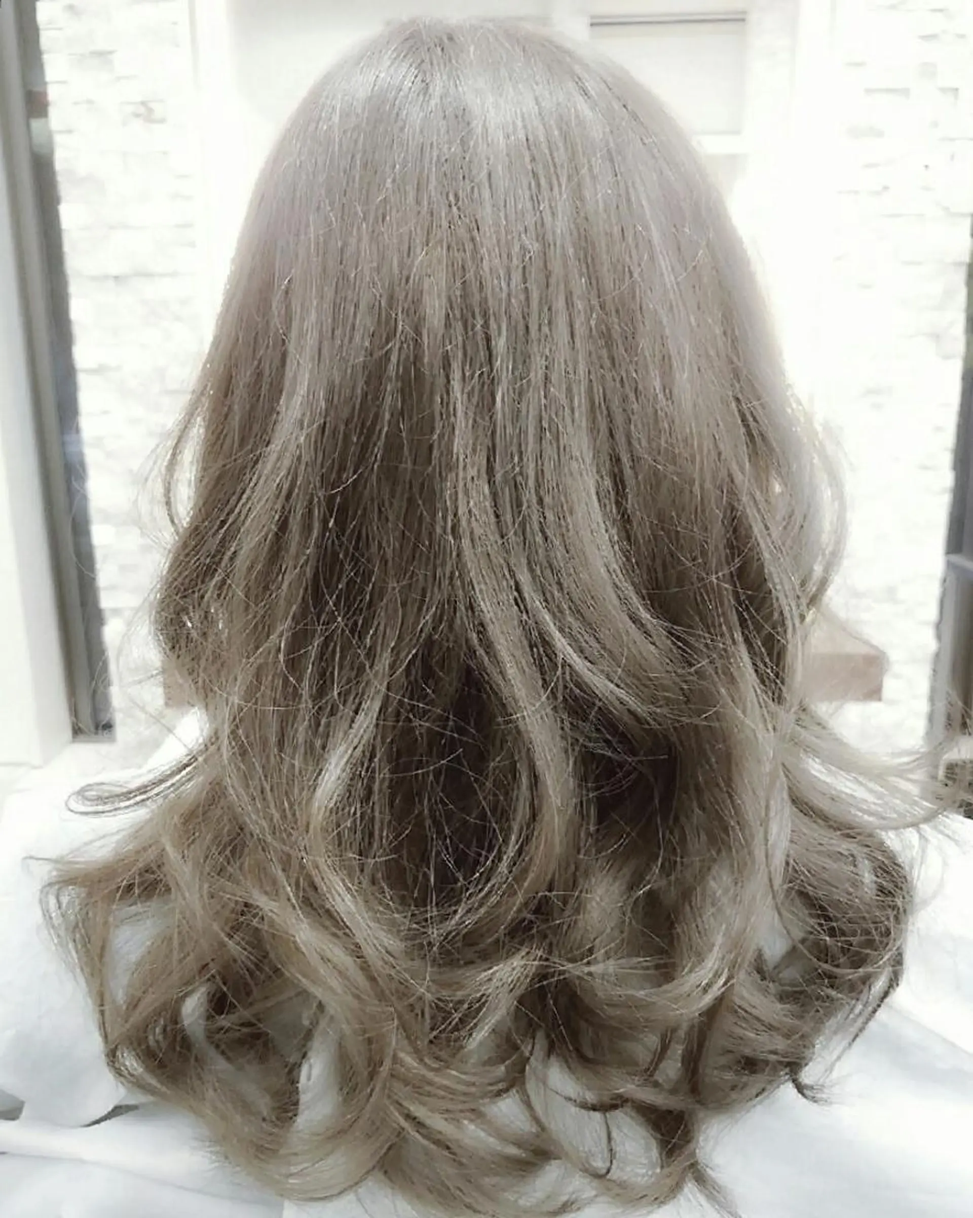 セミロング ミディアム ロング カラー グレージュ 20代半ば上質なへア ケア 髪質改善 大西のヘアスタイル