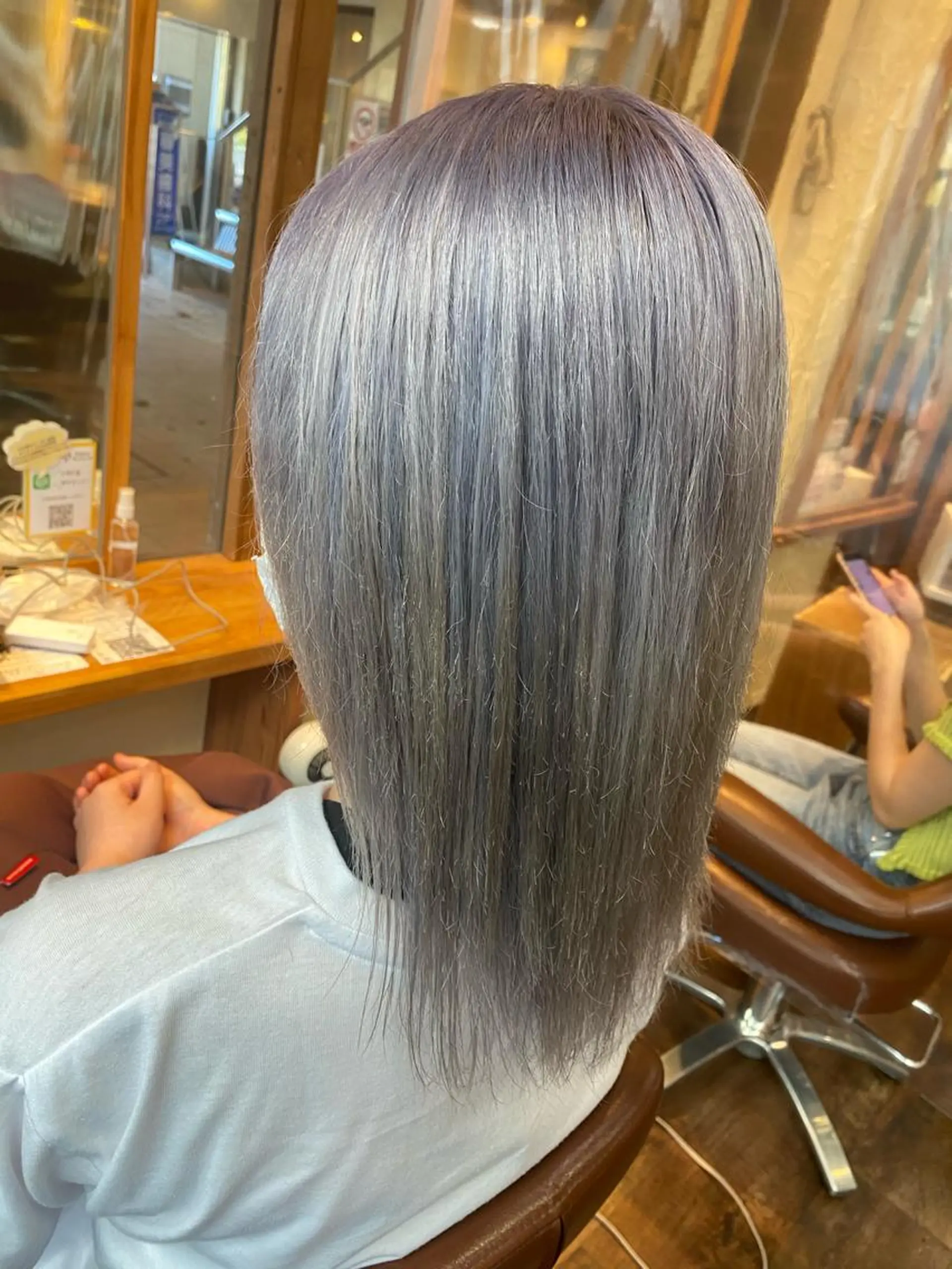 セミロング カラー パーマ ヘアアレンジ メンズ キッズ ネイル マツエク・マツパ パープルカラー シルバー パープル シルバー emu所属・🌈髪質改善・美髪矯 正・平野瀬乃🌈のヘアスタイル