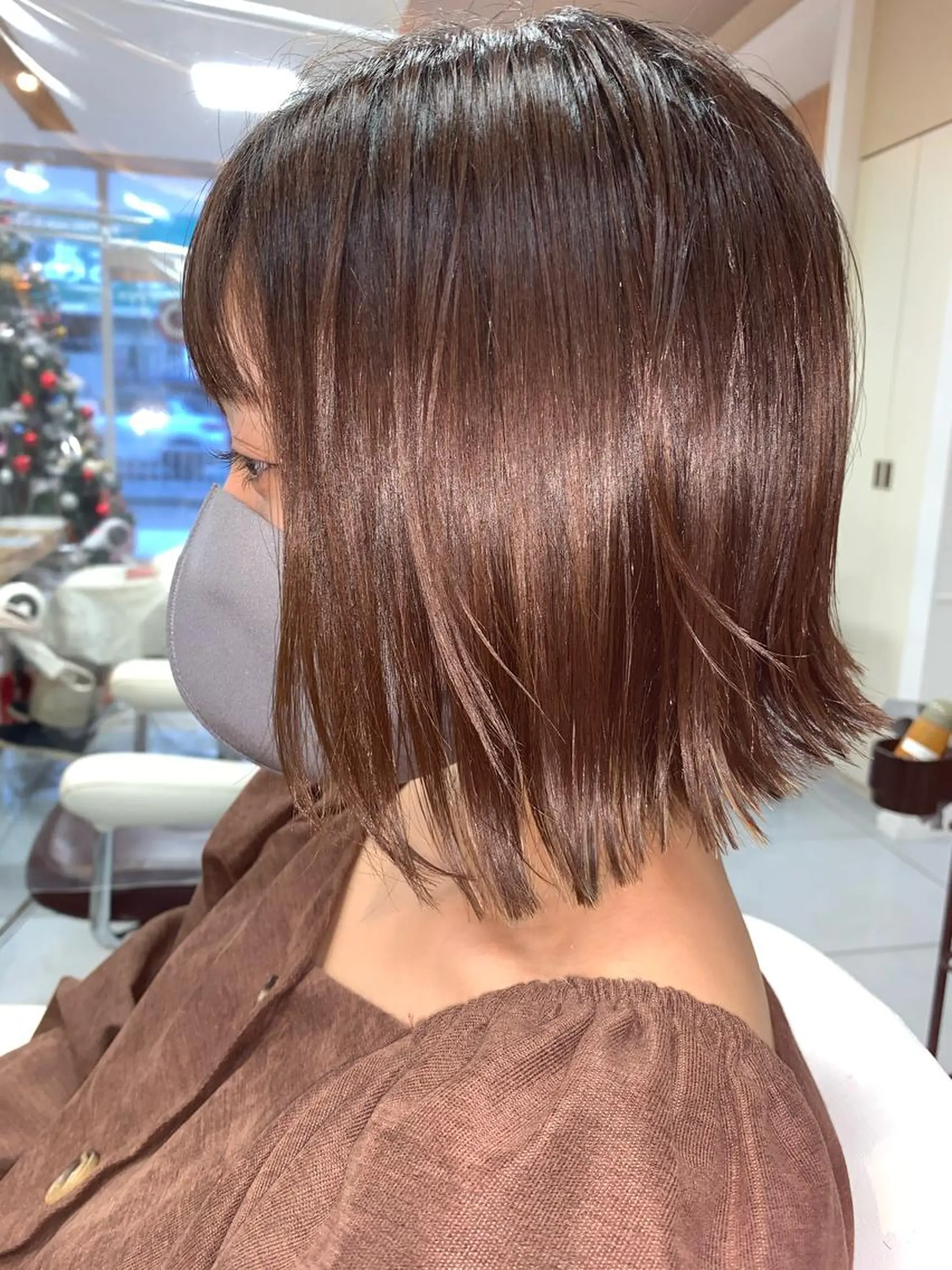 ショート カラー パーマ 外ハネヘア ヘアカラー トリートメント 髪質改善/縮毛矯正 /ブリーチ矯正/岡部のヘアスタイル