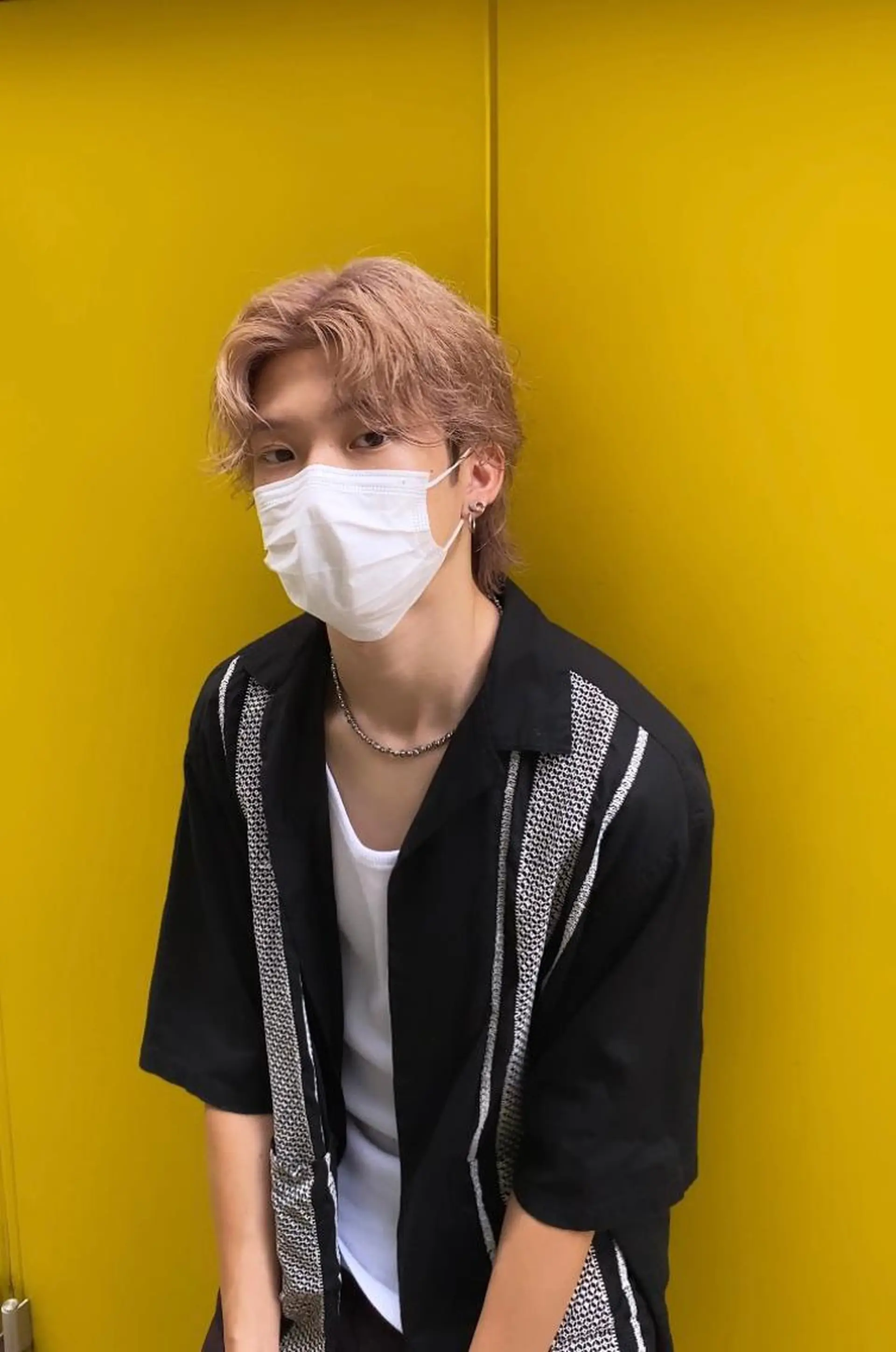 メンズ 透明感ブリーチ/ メンズパーマのヘアスタイル