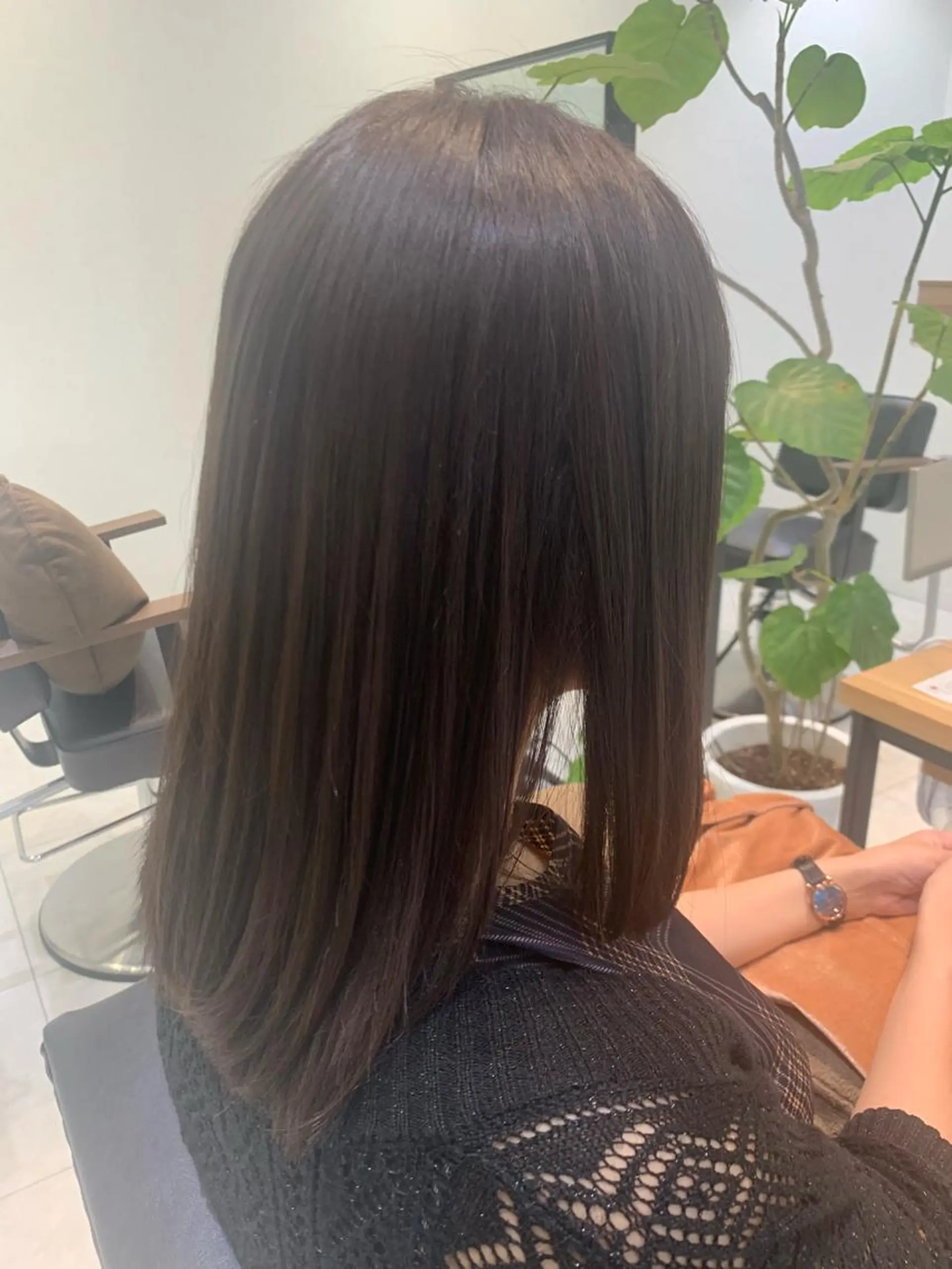 セミロング アッシュ カット ヘアカラー トリートメント ヘッドスパ 近 紗理奈のヘアスタイル