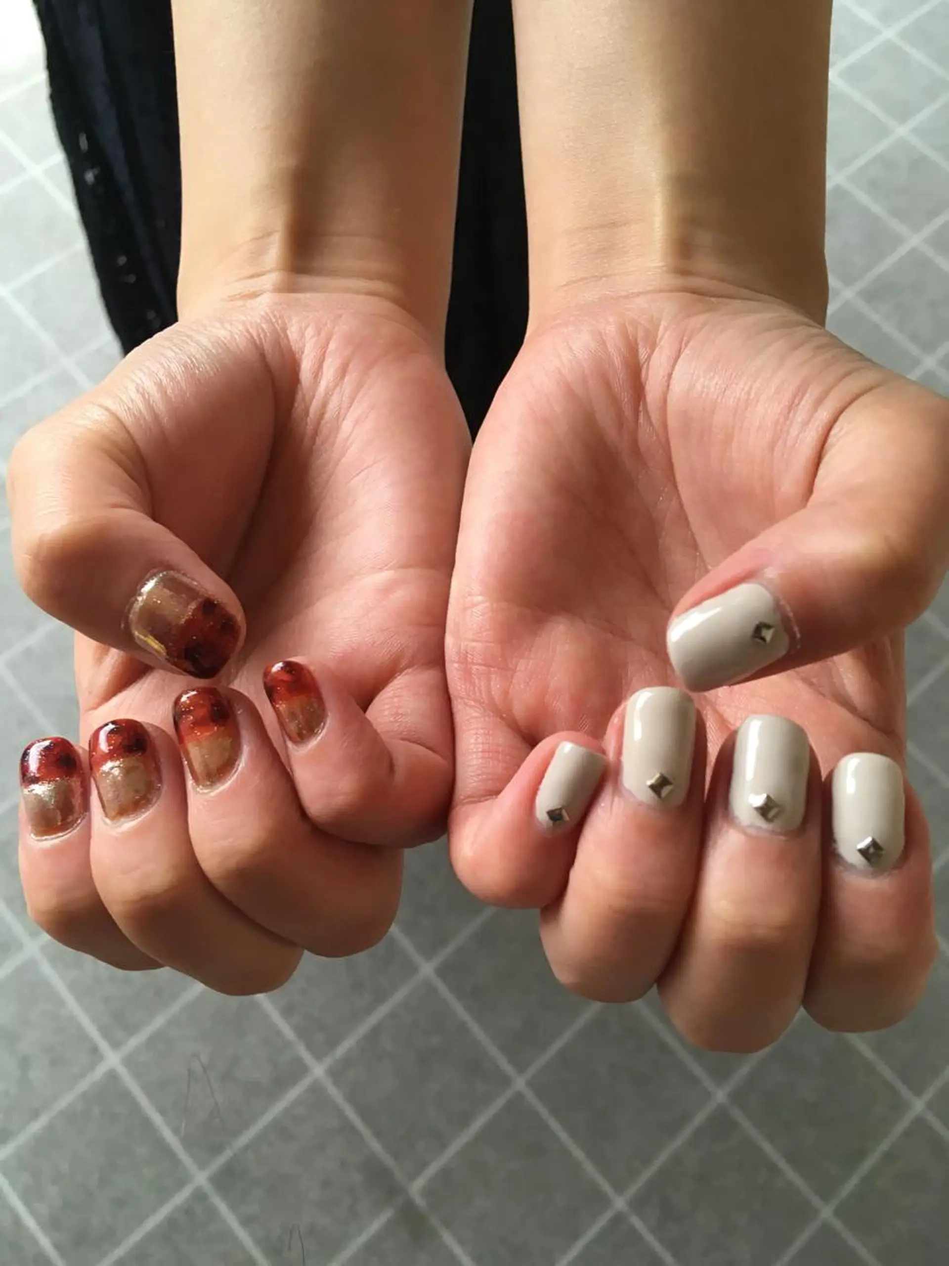 ネイル アートネイル べっ甲ネイル ミラーネイル 持ち込み シルバー ハンドネイル 🌈KANÅKO 🌈のネイルデザイン