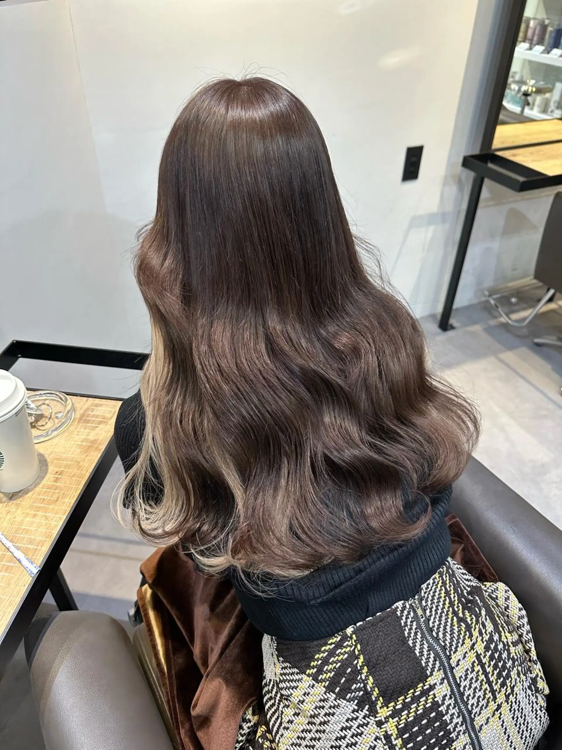 ロング カラー ブラウンカラー トリートメント ヘアカラー トリートメント ヘアセット 名古屋栄♡PELE 上品な透明感ベージュのヘアスタイル