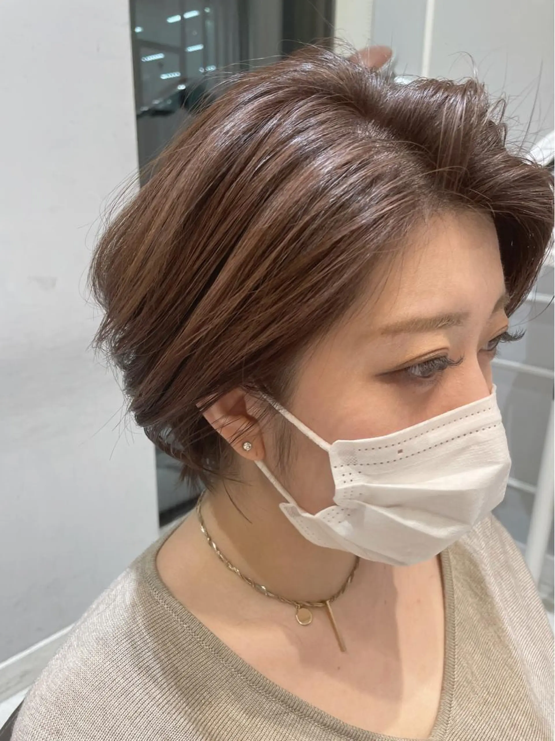 ショート カラー ブリーチ イヤリングカラー インナーカラー くせ毛 似合わせカット アンブレラカラー💫 フェイスフレーミングのヘアスタイル