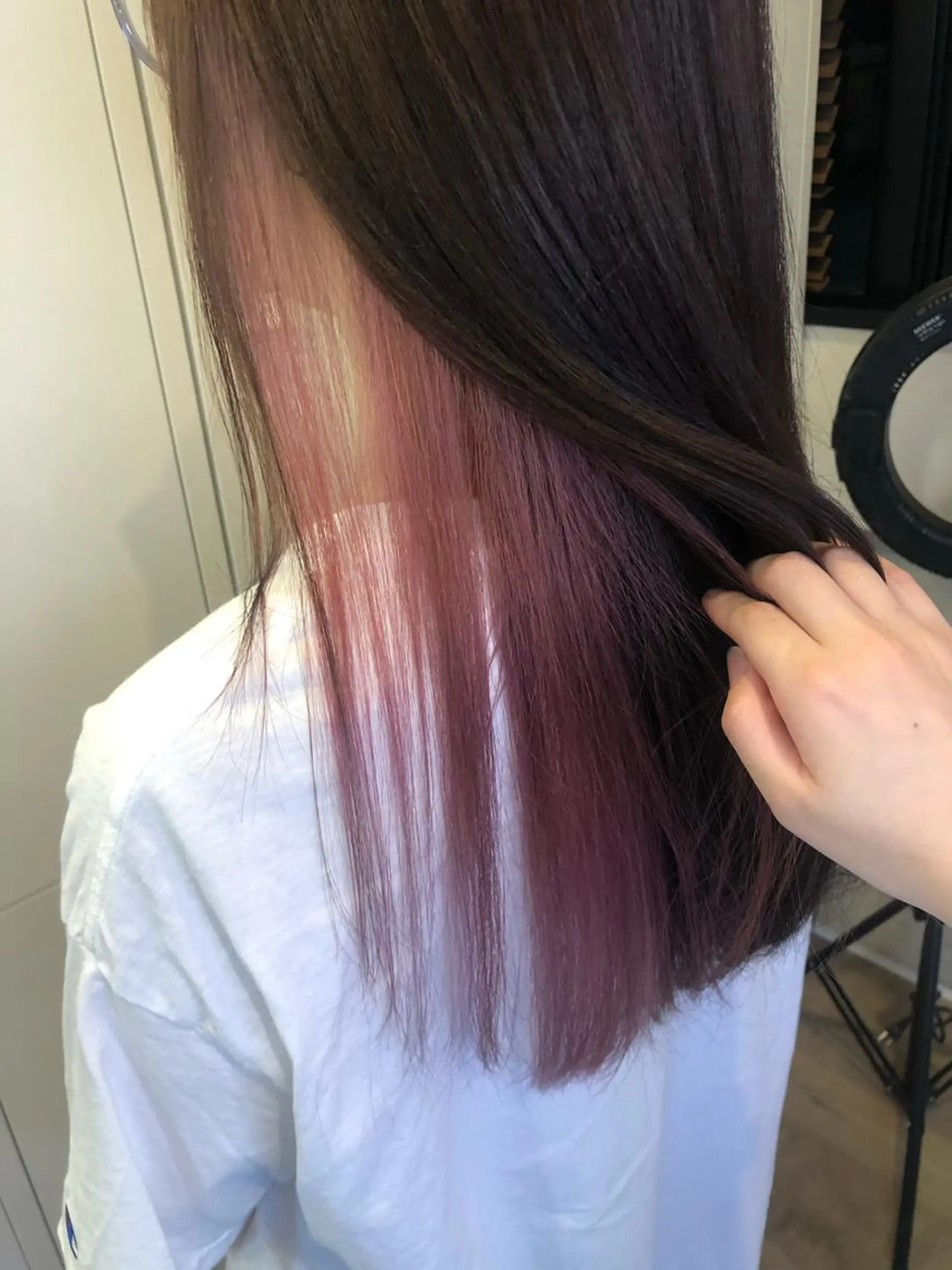 ロング カラー インナーカラー ピンクカラー 中東 真子のヘアスタイル