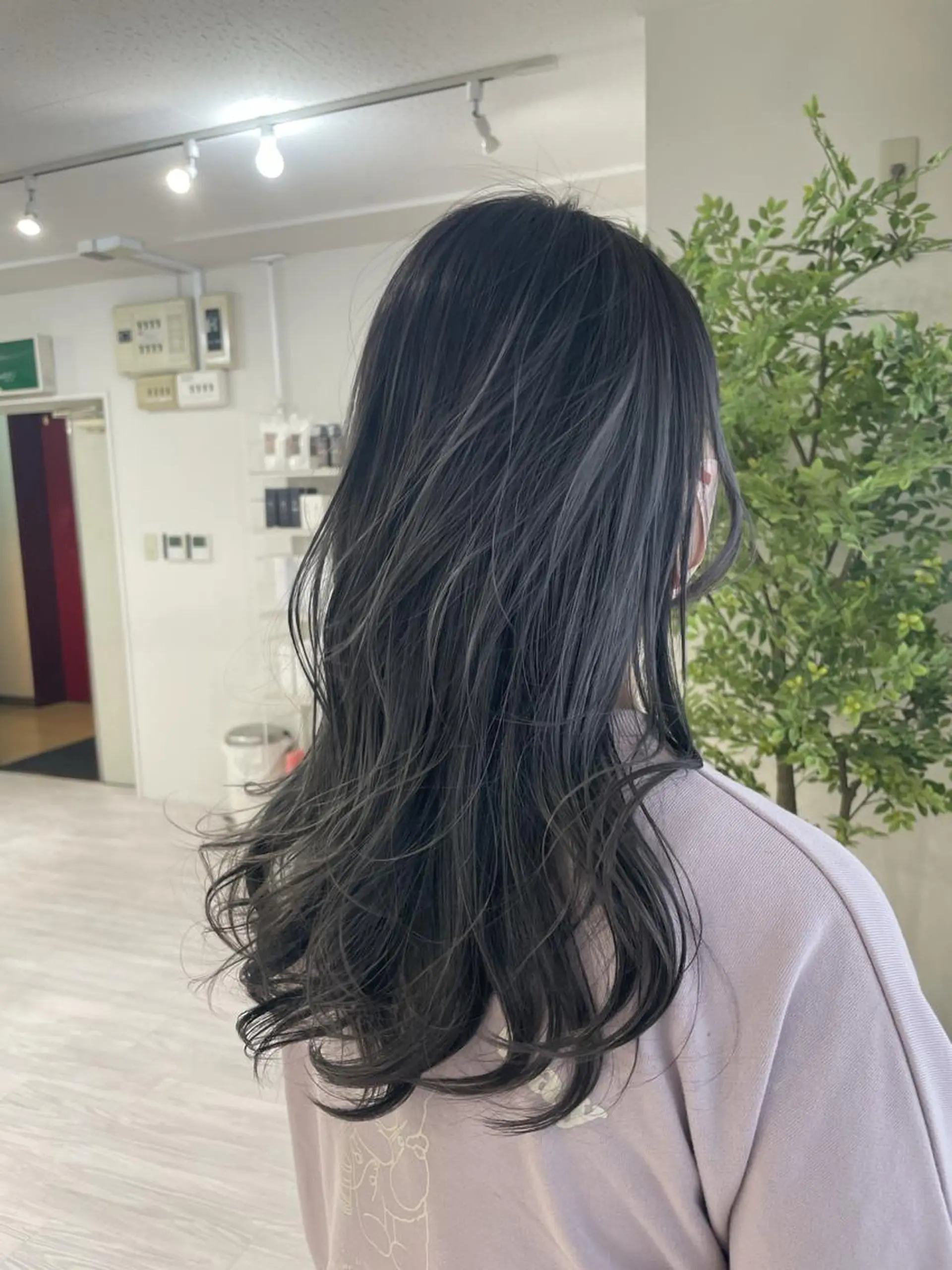 セミロング カラー Nero✂︎ officialのヘアスタイル