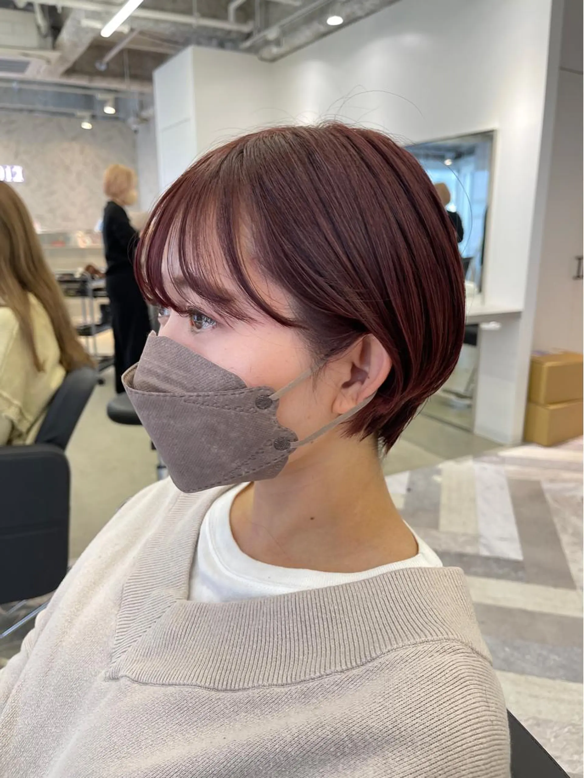 ショート カラー 丸みショート 天使の羽バング・フェザーバング ショートヘア ヘアカラー himeka🪽 アレンジ/ブリーチのヘアスタイル