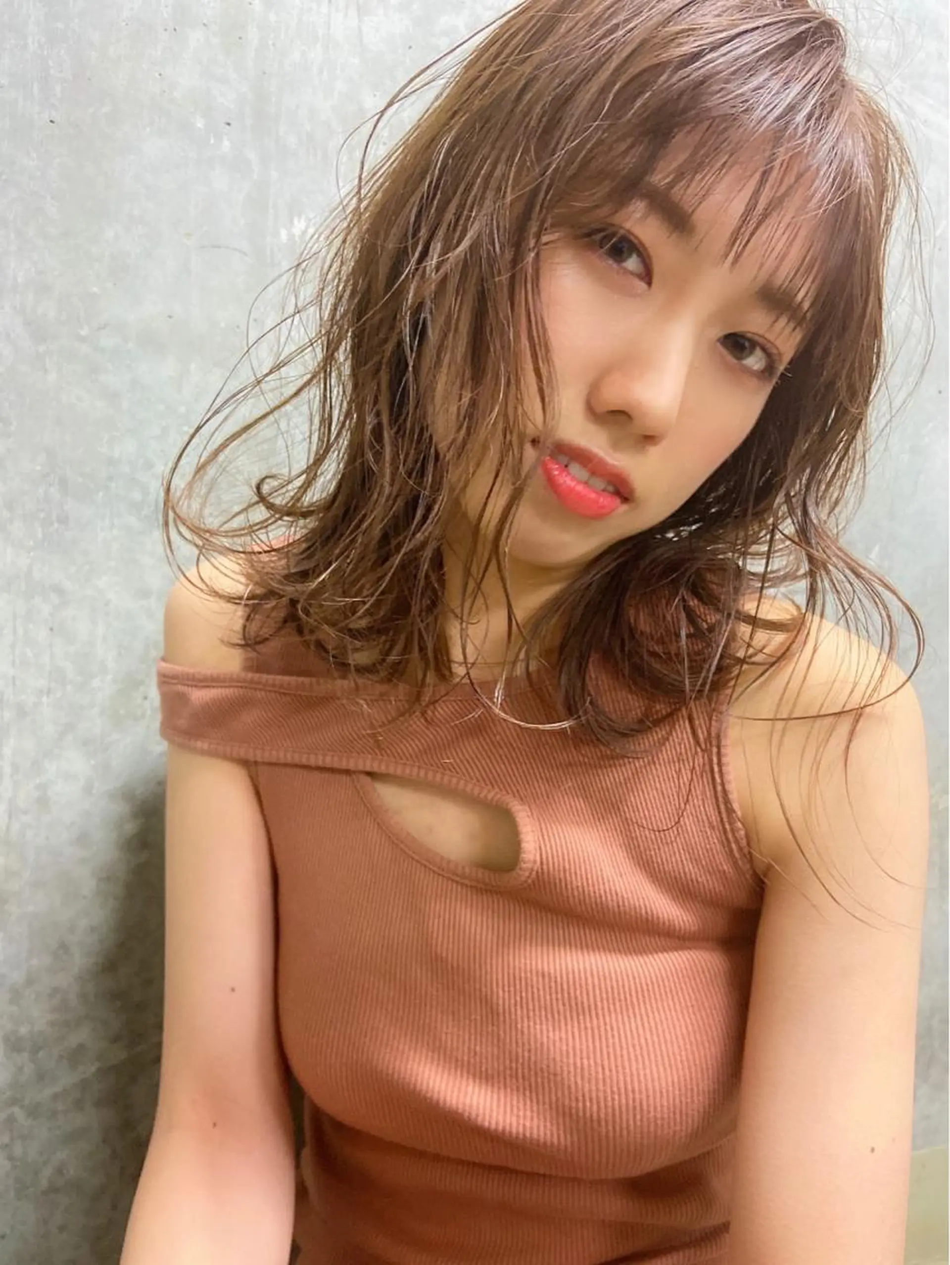 ミディアム カット ヘアカラー トリートメント ヘッドスパ 小田 莉加子のヘアスタイル