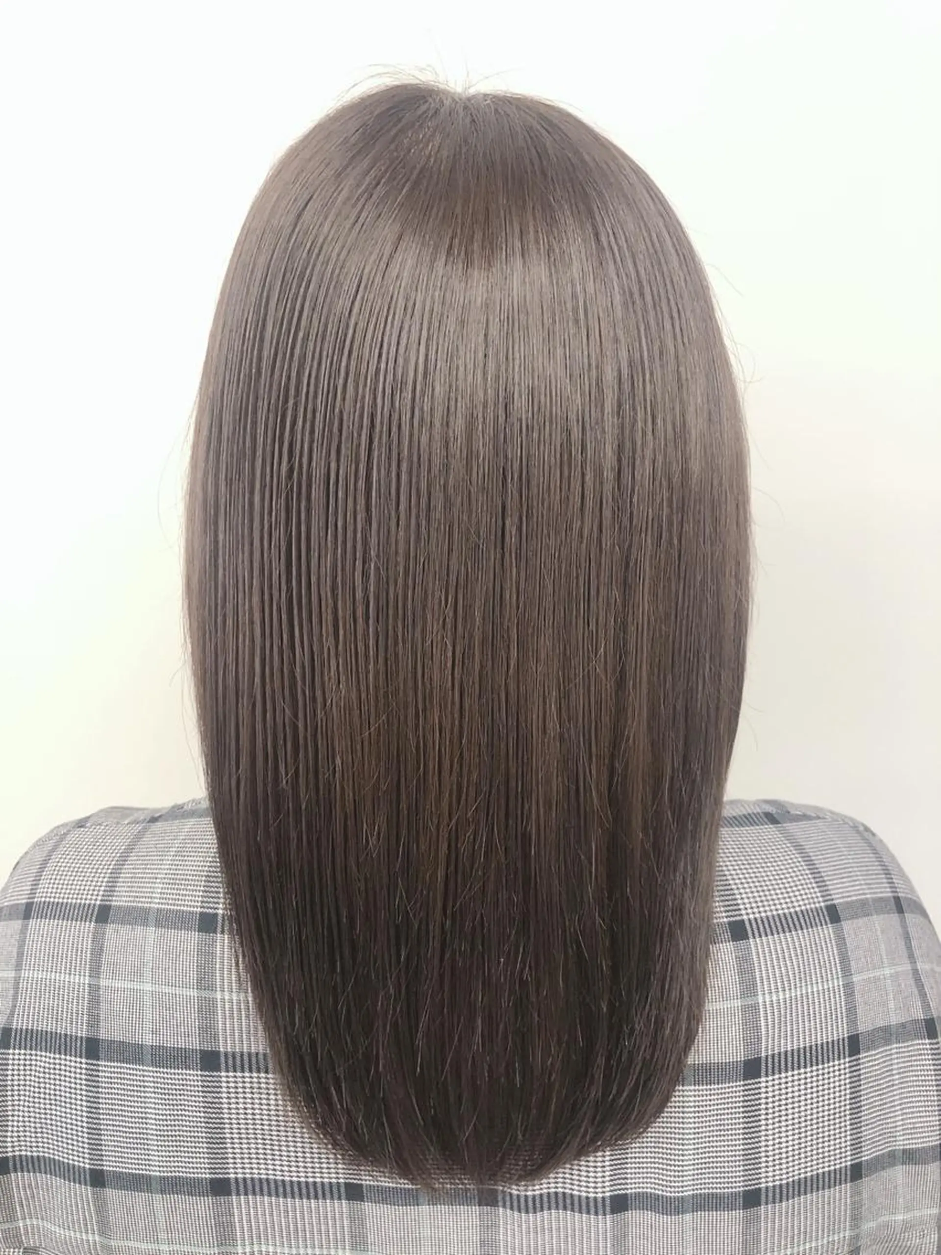 ミディアム カラー イルミナカラー スターダスト 代表　YUKI ☆のヘアスタイル